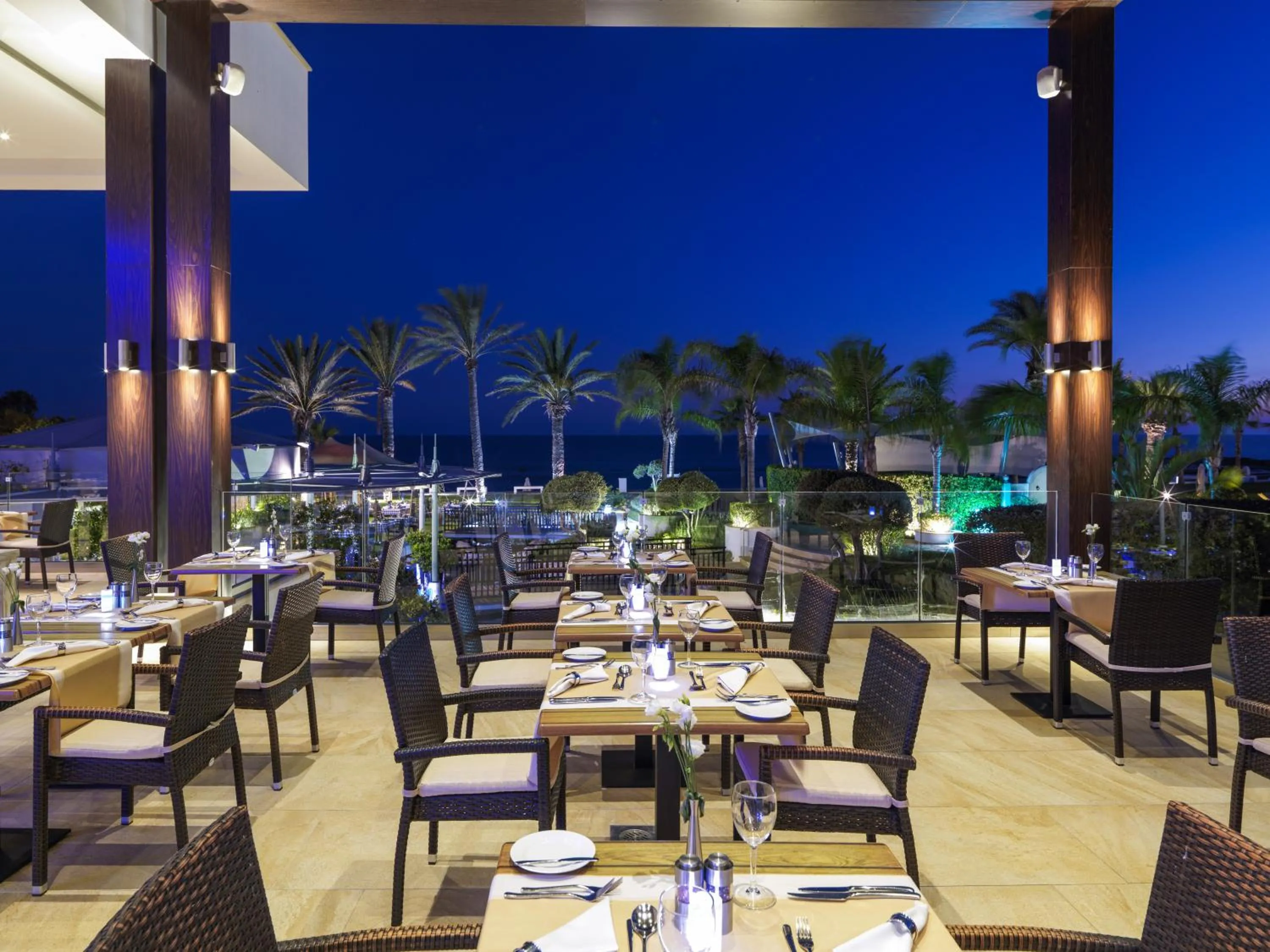 Restaurant/places to eat in Olympic Lagoon Resort Paphos