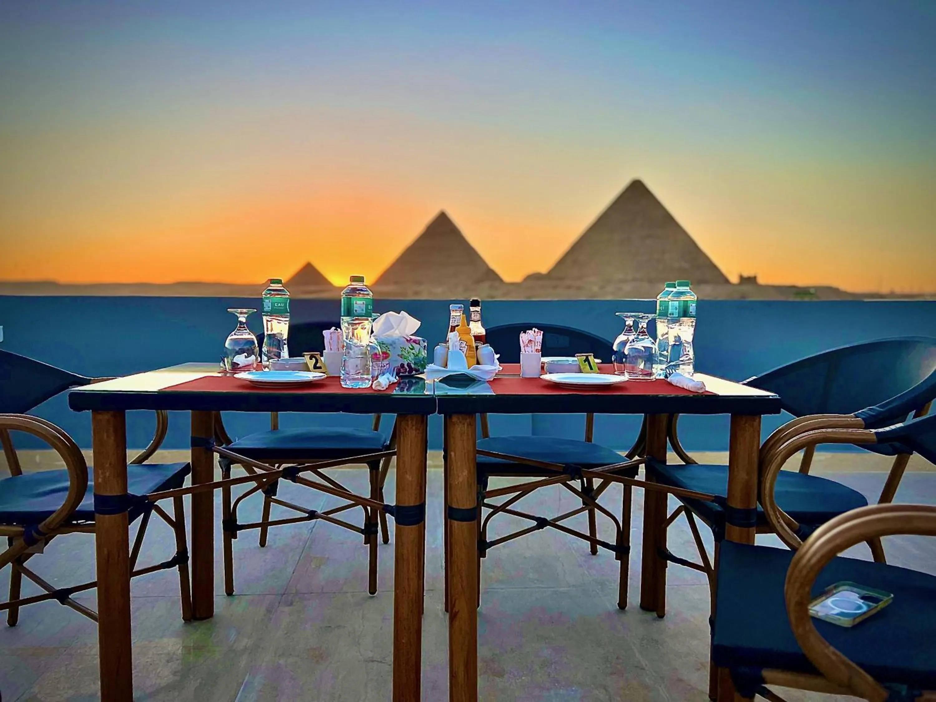 Restaurant/places to eat in Pyramids Hotel