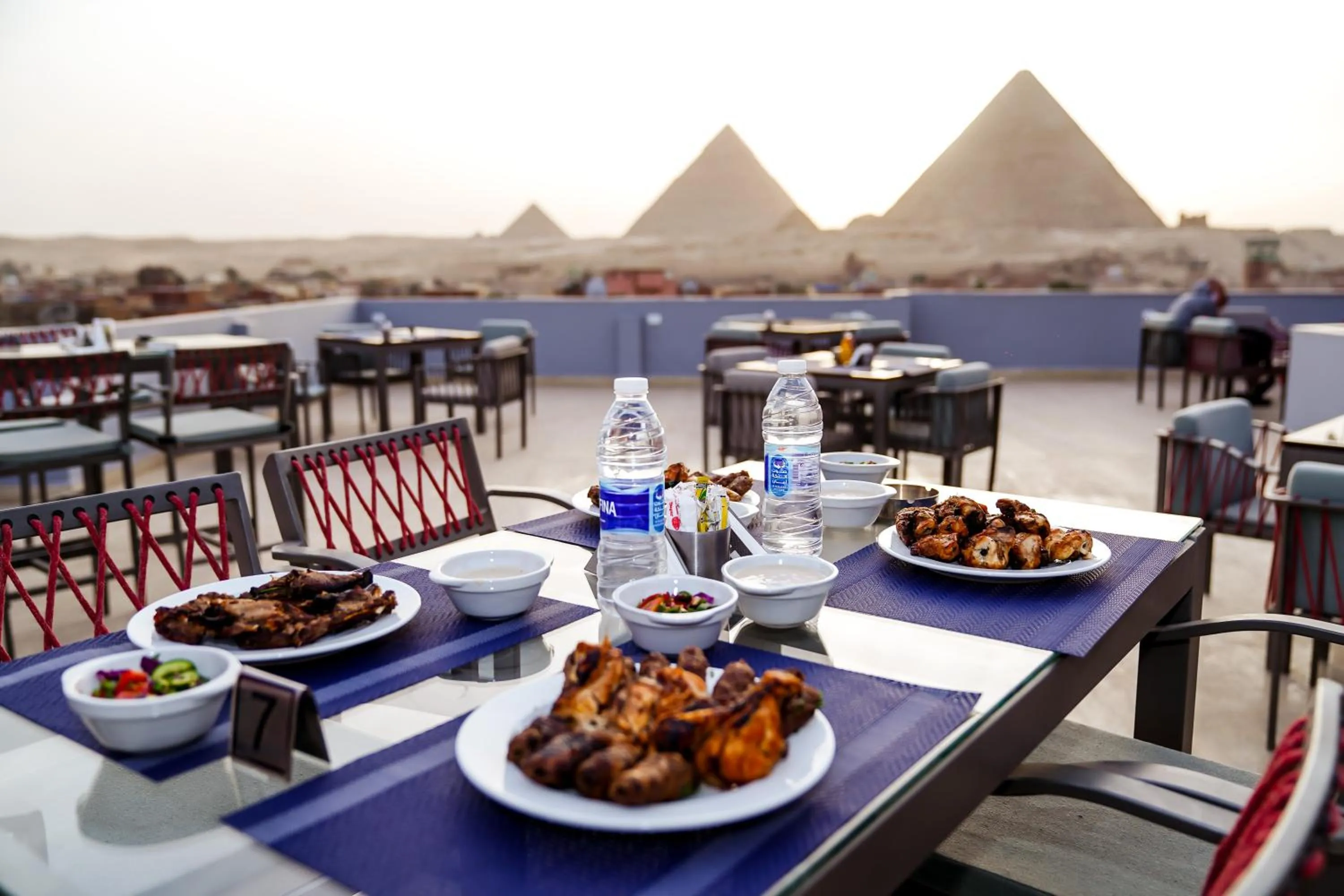 Restaurant/places to eat in Pyramids Hotel