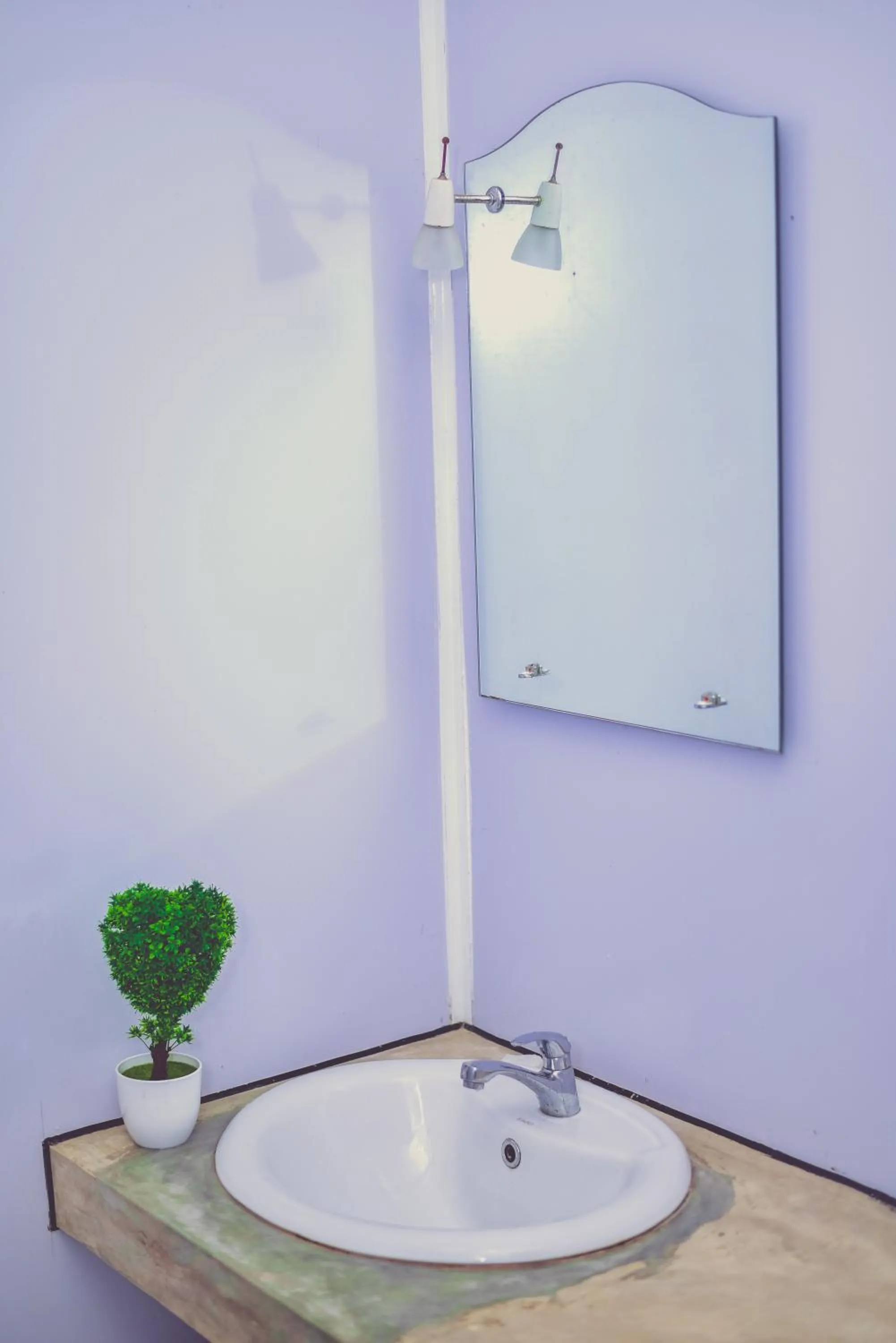 Bathroom in Wijenayake's - Beach Haven Guest House - Galle Fort