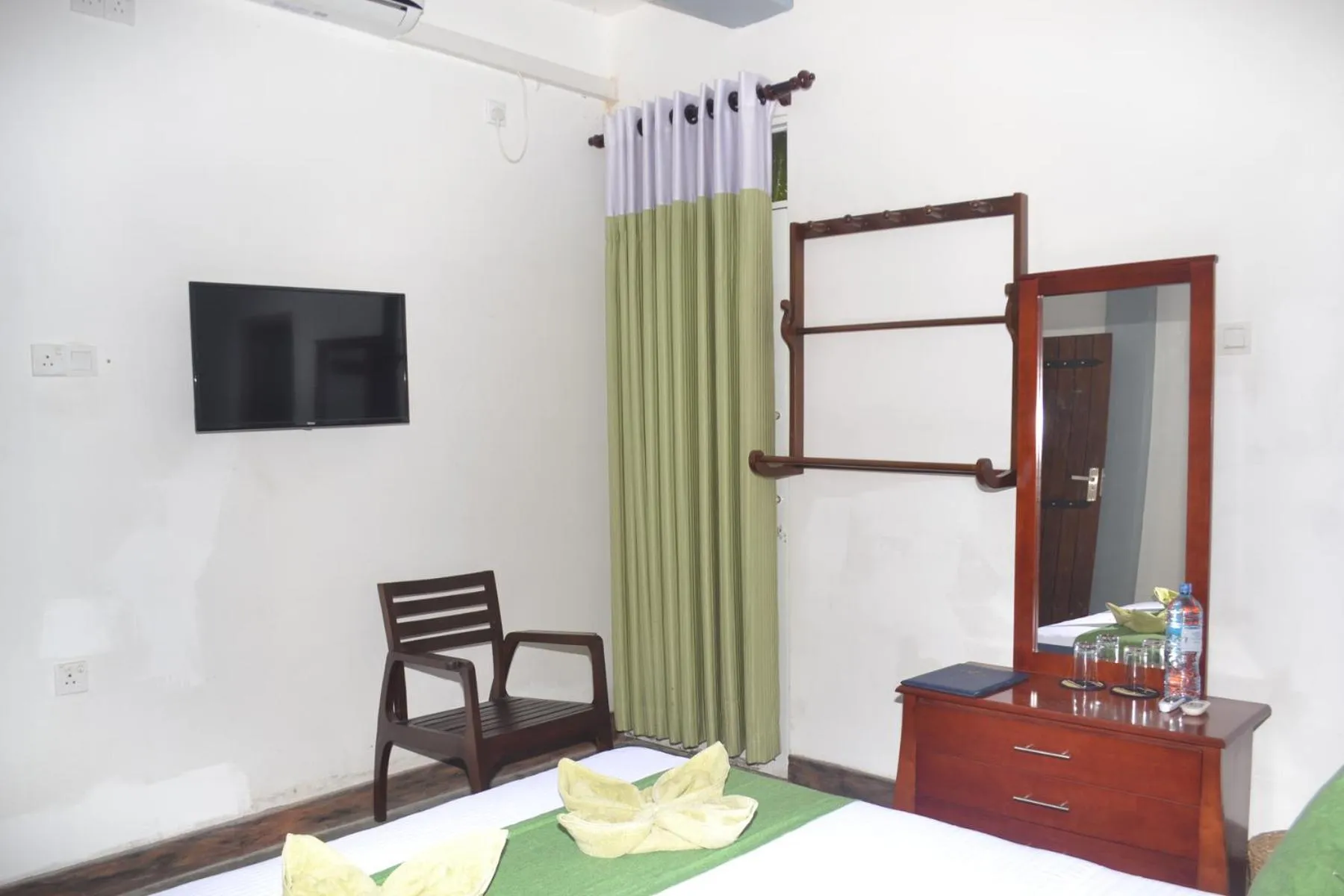 TV and multimedia, Bed in Hotel Thilon