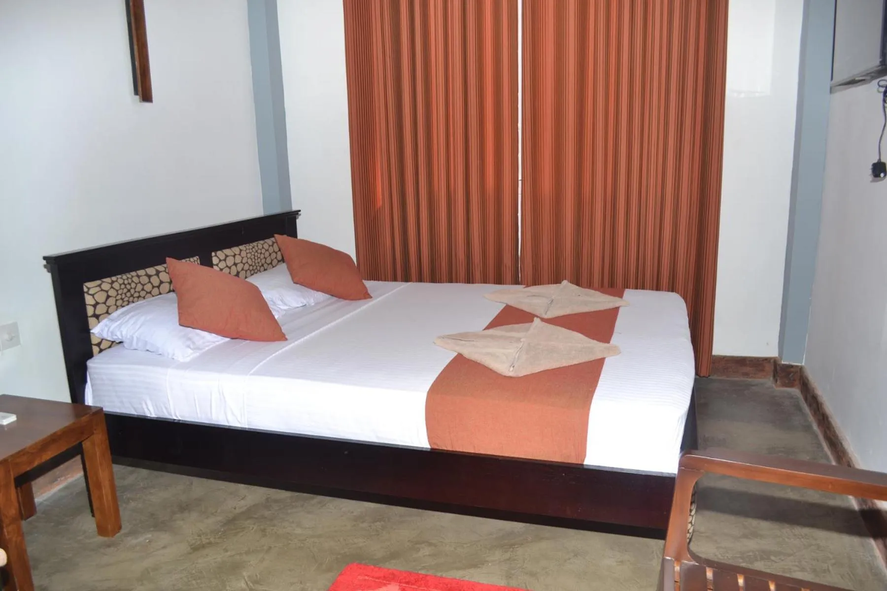 Bed in Hotel Thilon