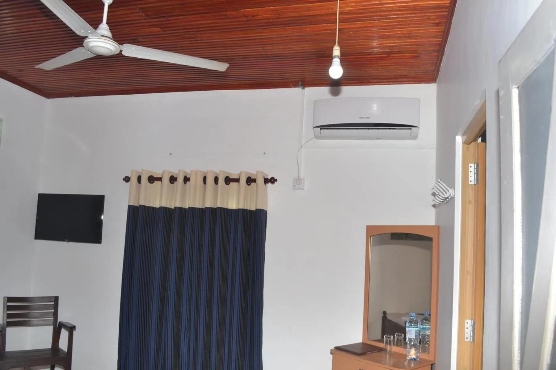 TV and multimedia in Hotel Thilon