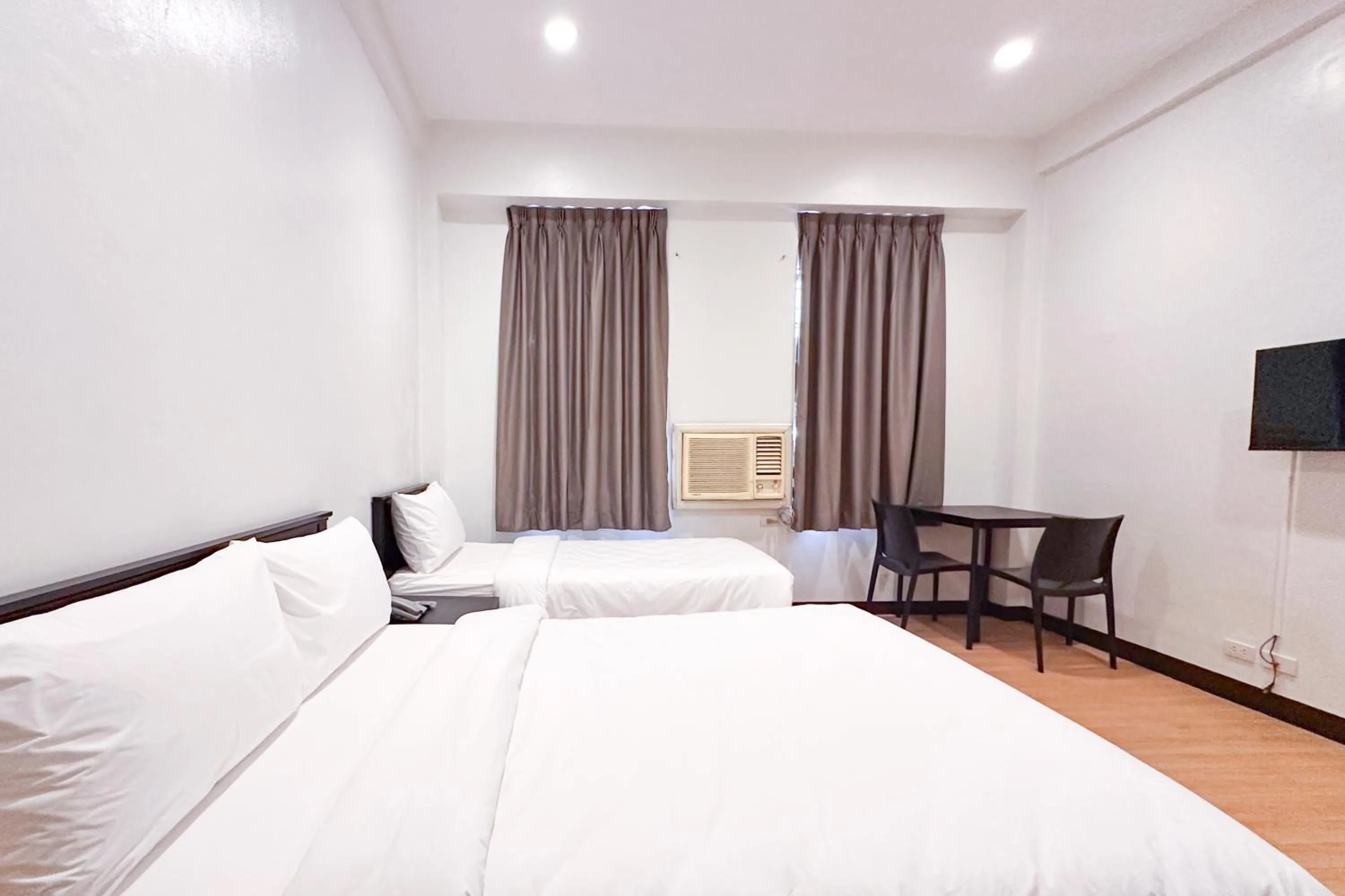 Bed in SANTOS Pension House