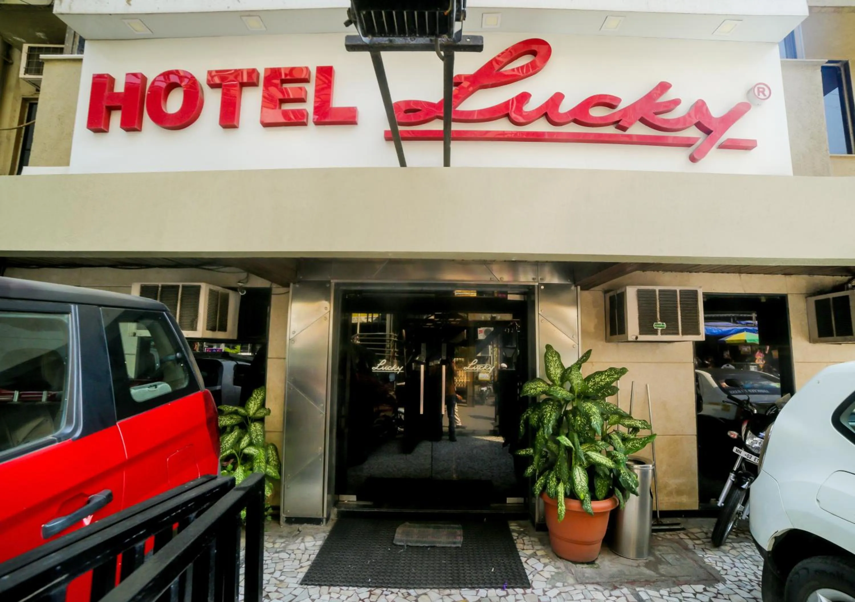 Property building in Hotel Lucky Bandra
