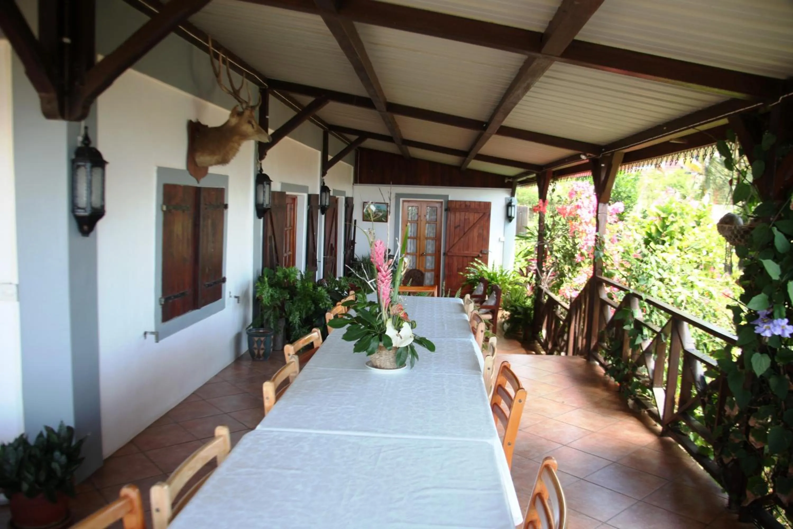 Restaurant/places to eat in Residence Foulsafat