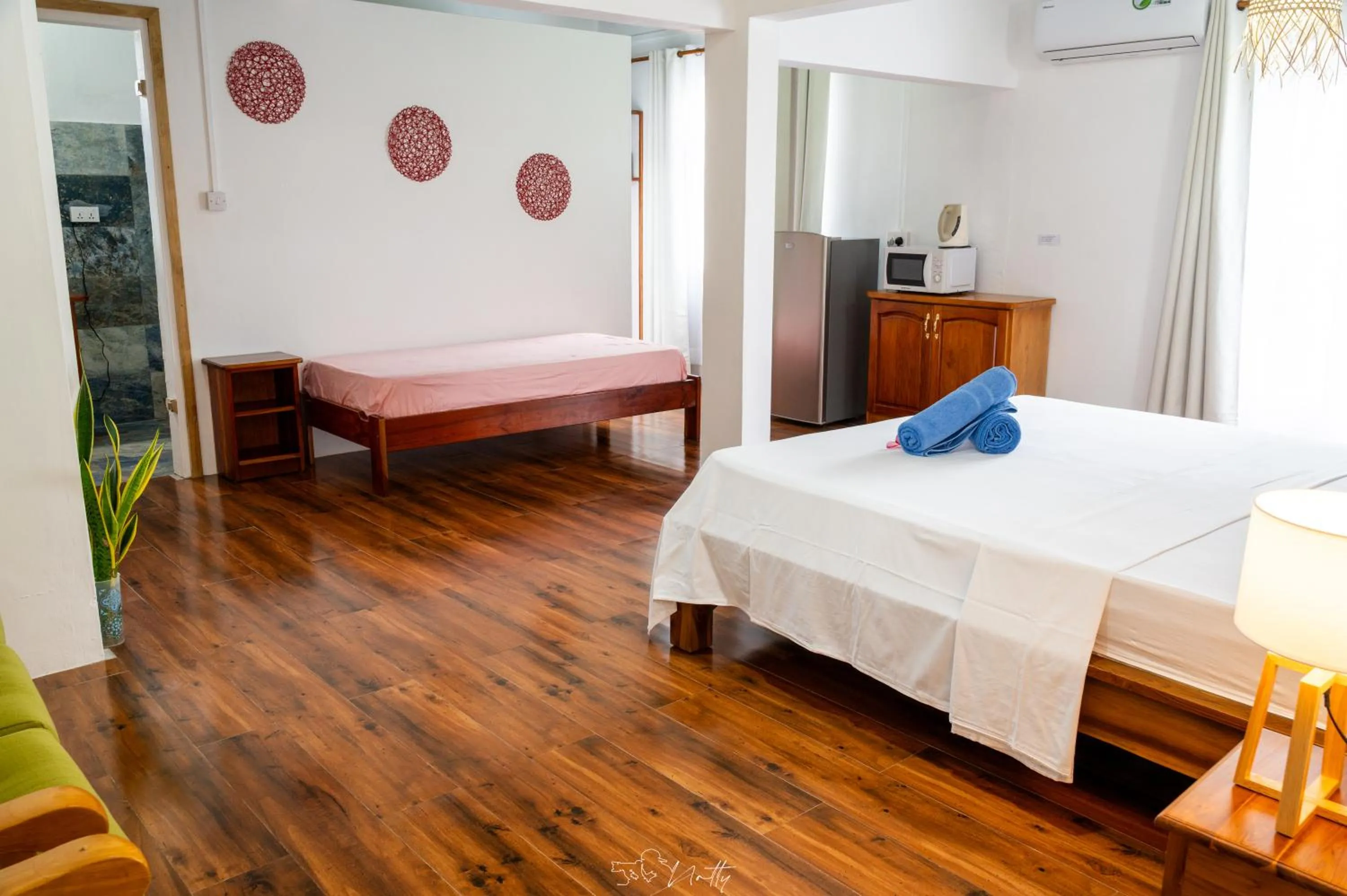 Photo of the whole room, Bed in Residence Foulsafat