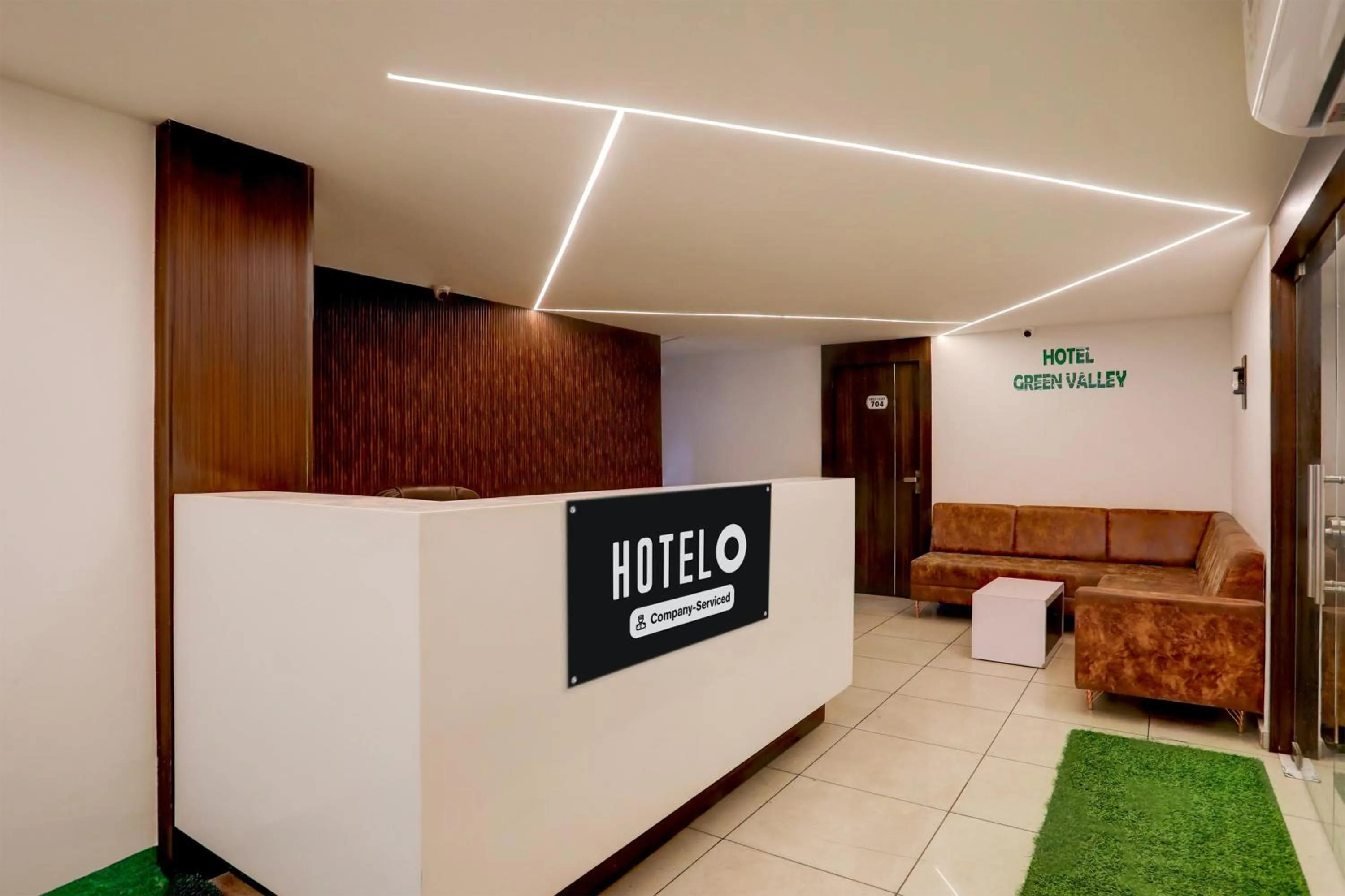 Lobby or reception in Super Hotel O Nana Chiloda Near Airport Formerly Green Valley