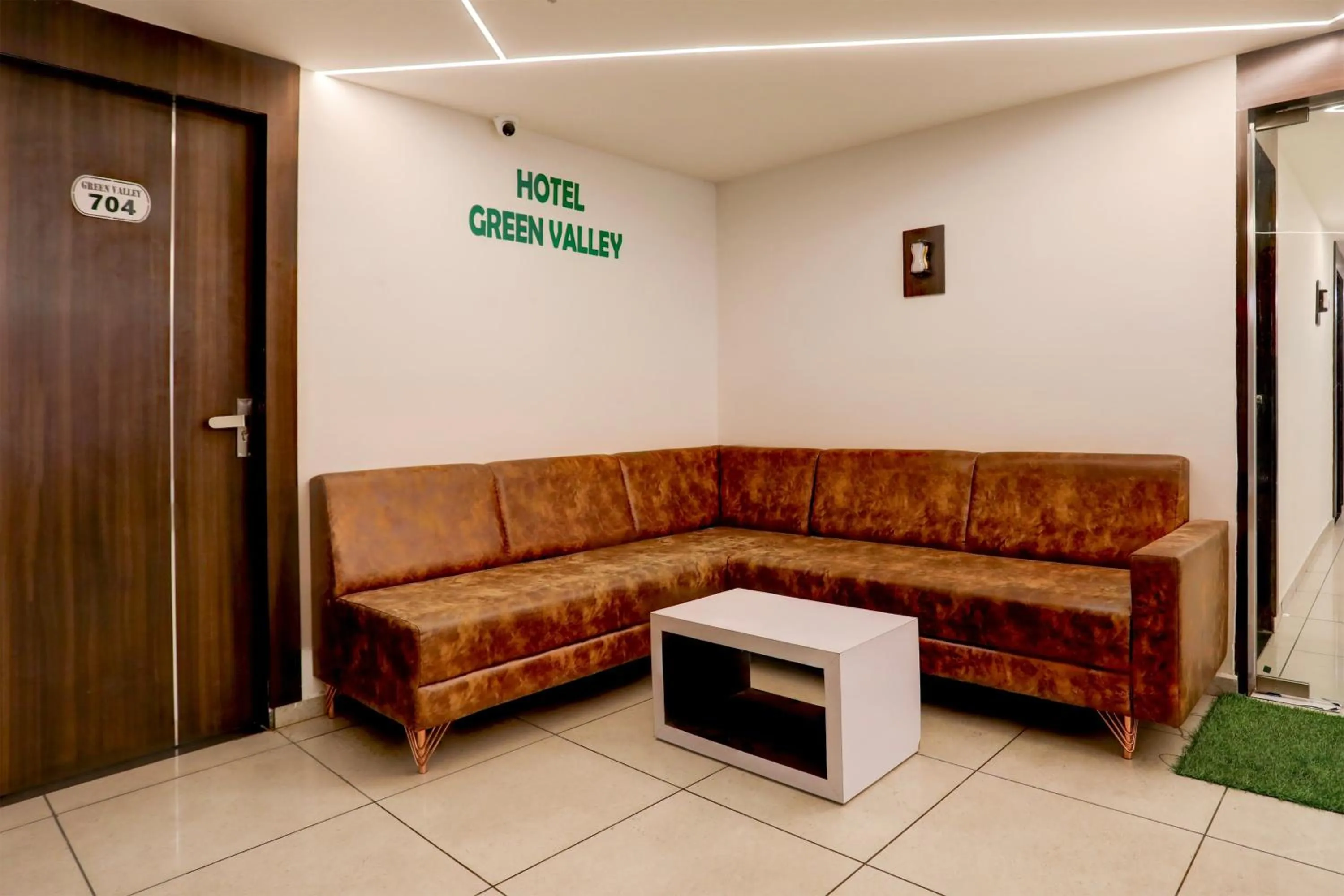 Lobby or reception in Super Hotel O Nana Chiloda Near Airport Formerly Green Valley