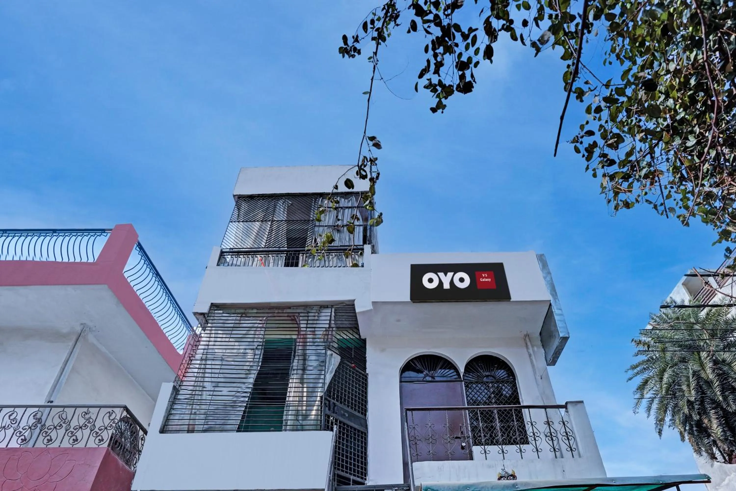 Facade/entrance in Hotel O VS GALAXY