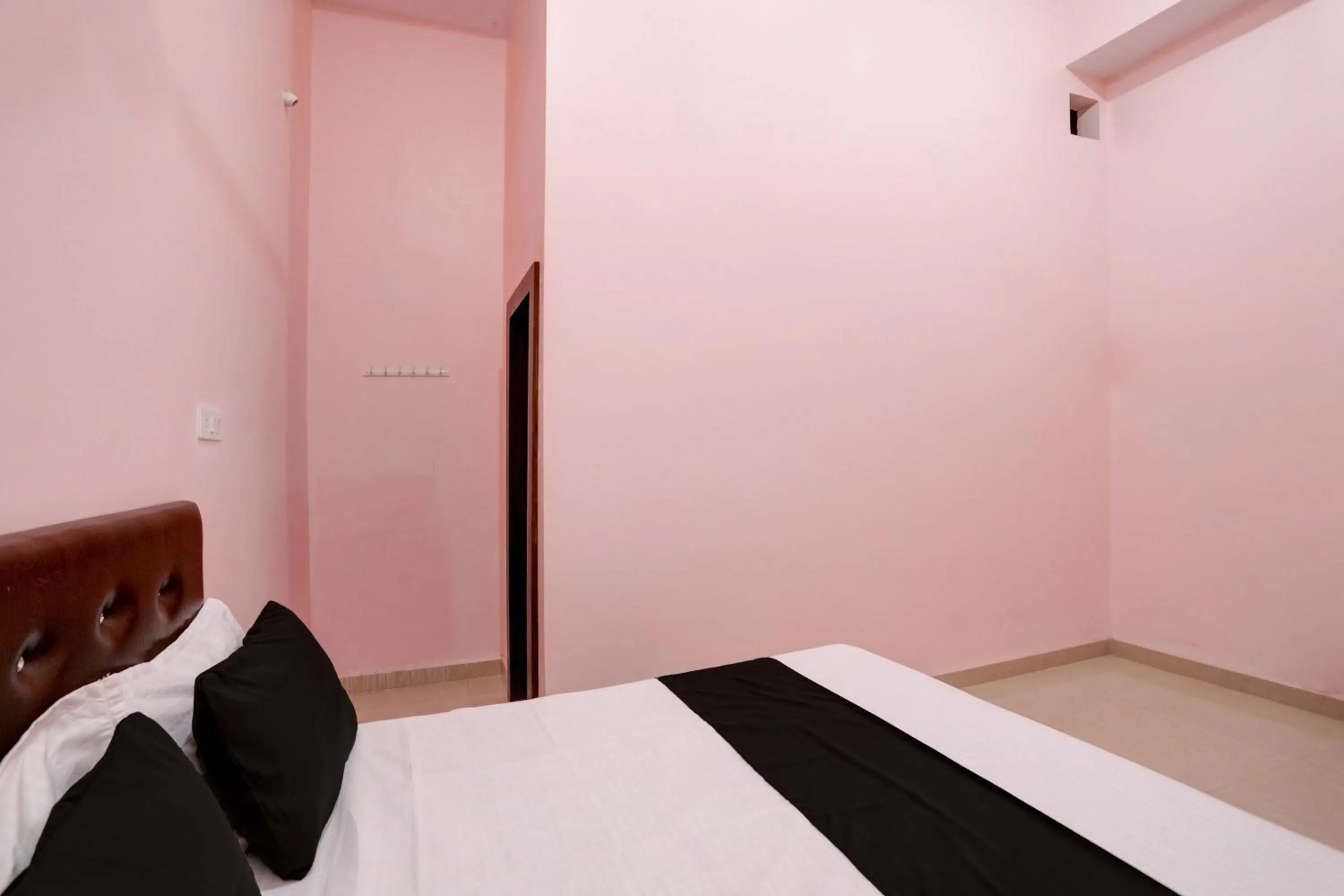 Bedroom, Bed in Hotel O Blue Moon