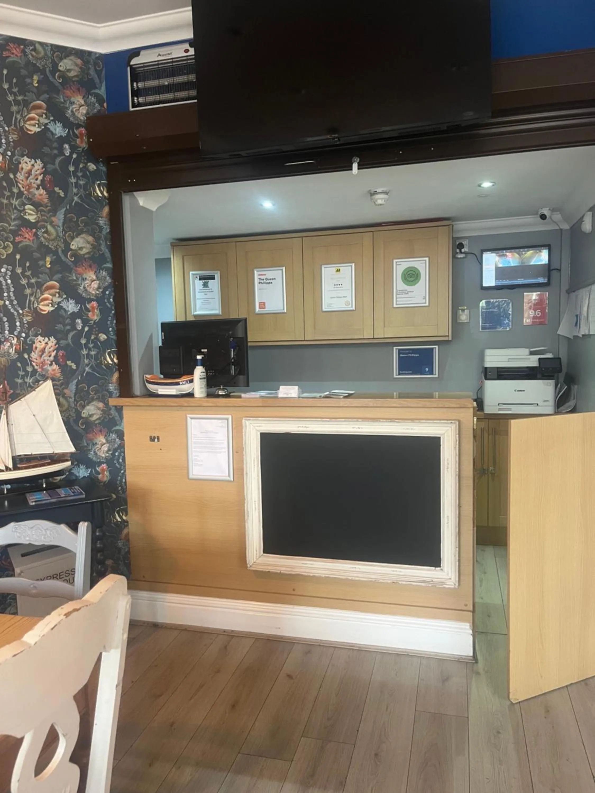 Lobby or reception in Queen Phillippa