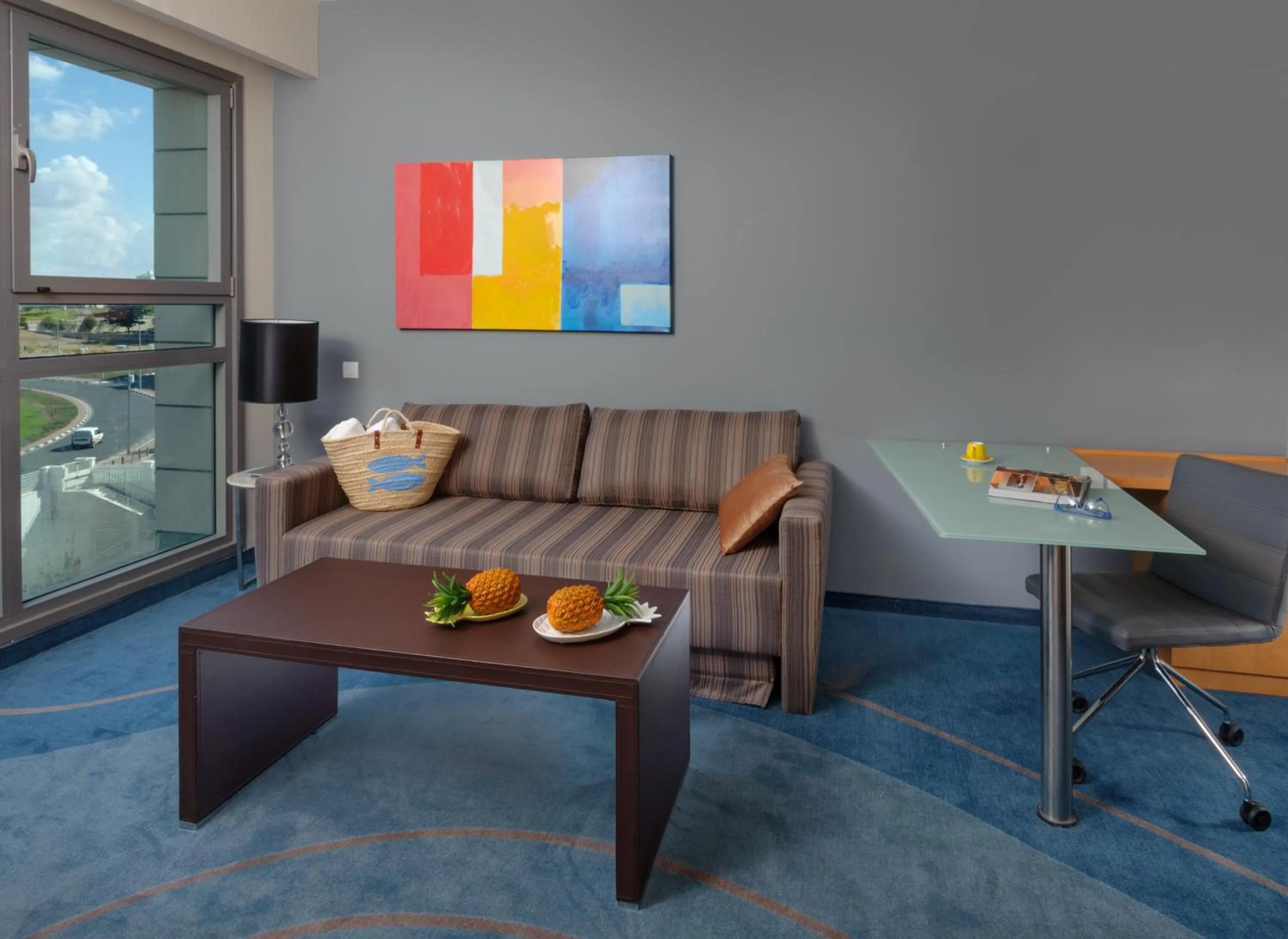 Seating area in Leonardo Plaza Ashdod