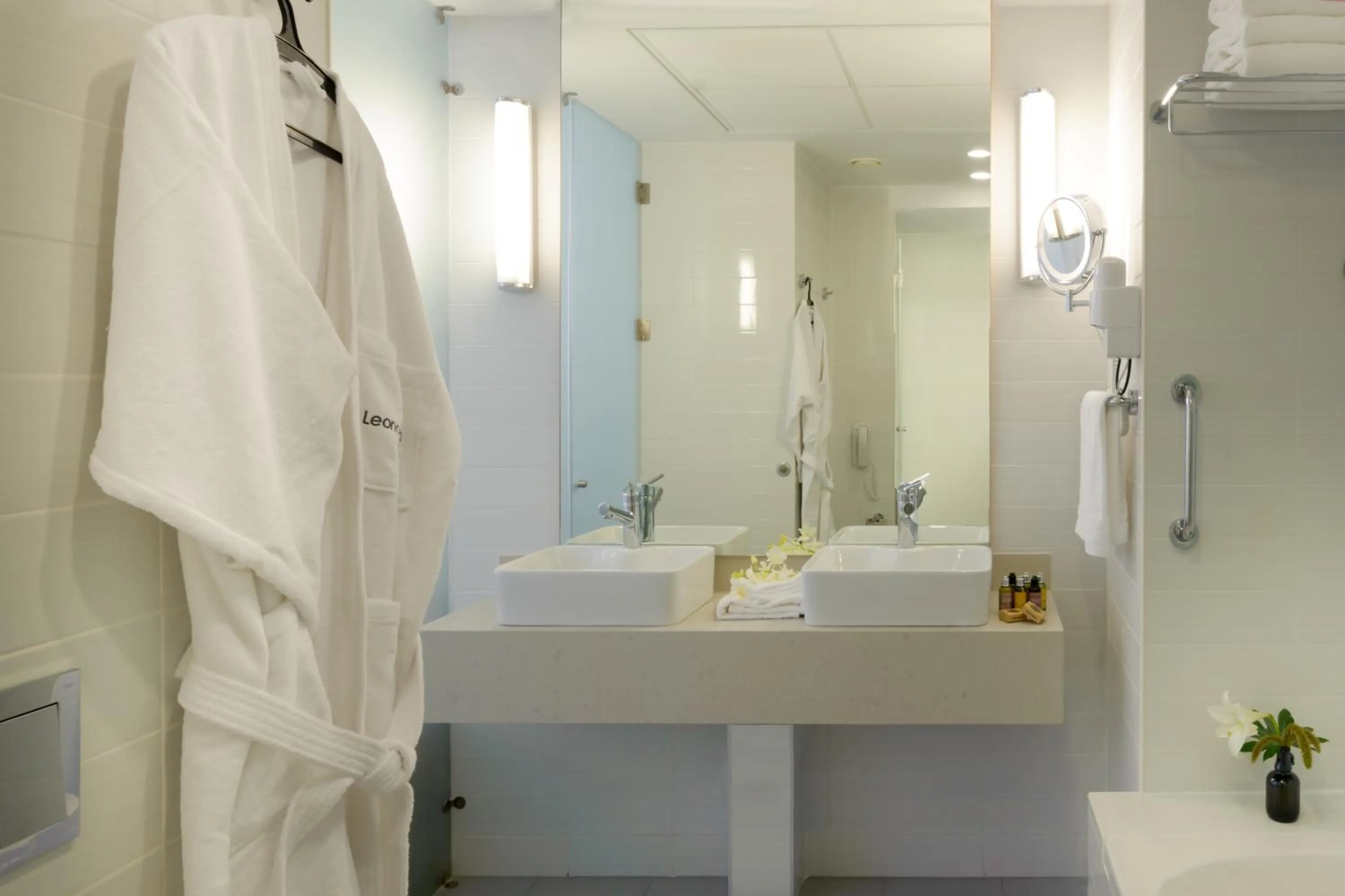 Bathroom in Leonardo Plaza Ashdod