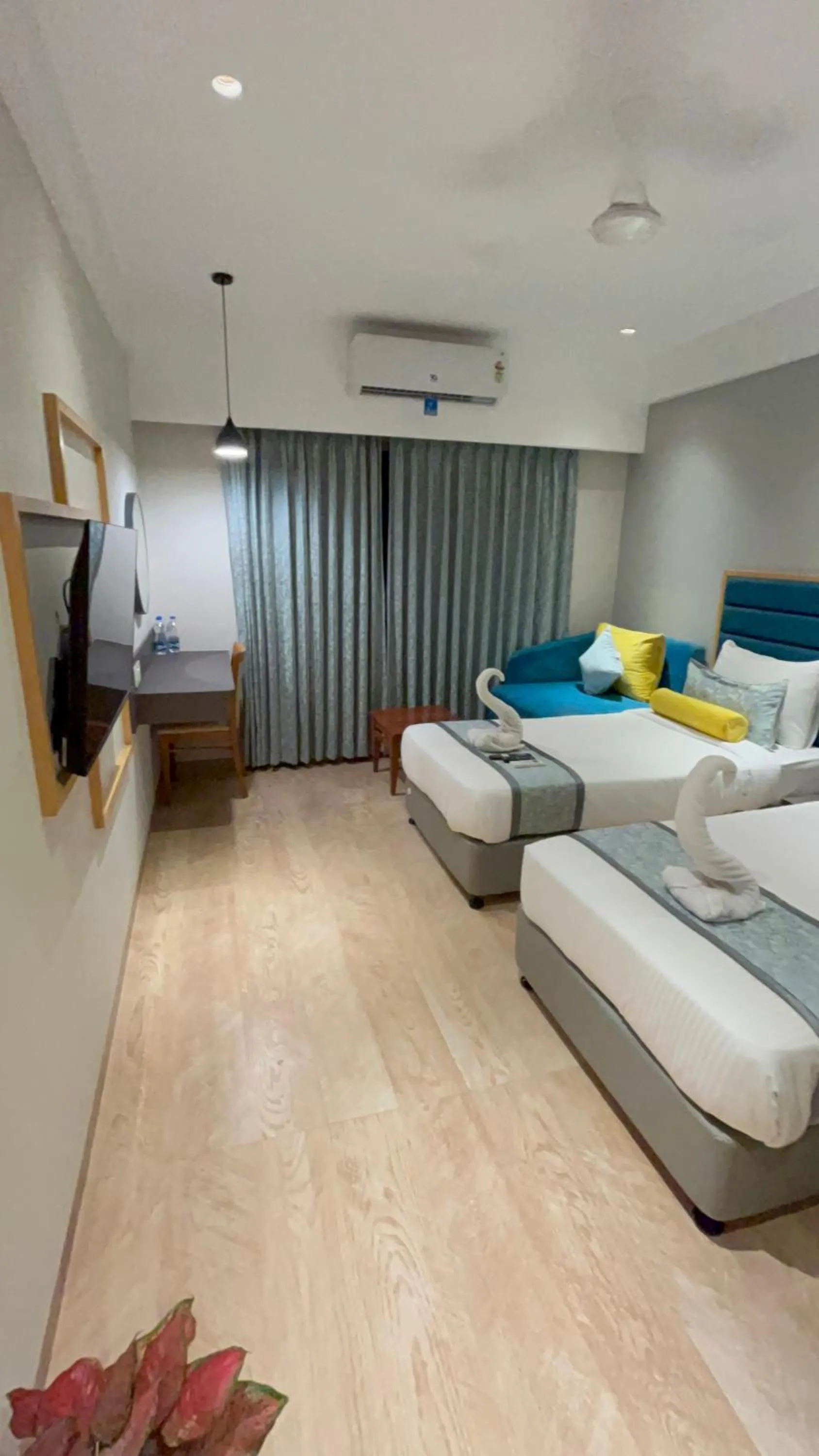 Photo of the whole room, Bed in Hotel The Excellency