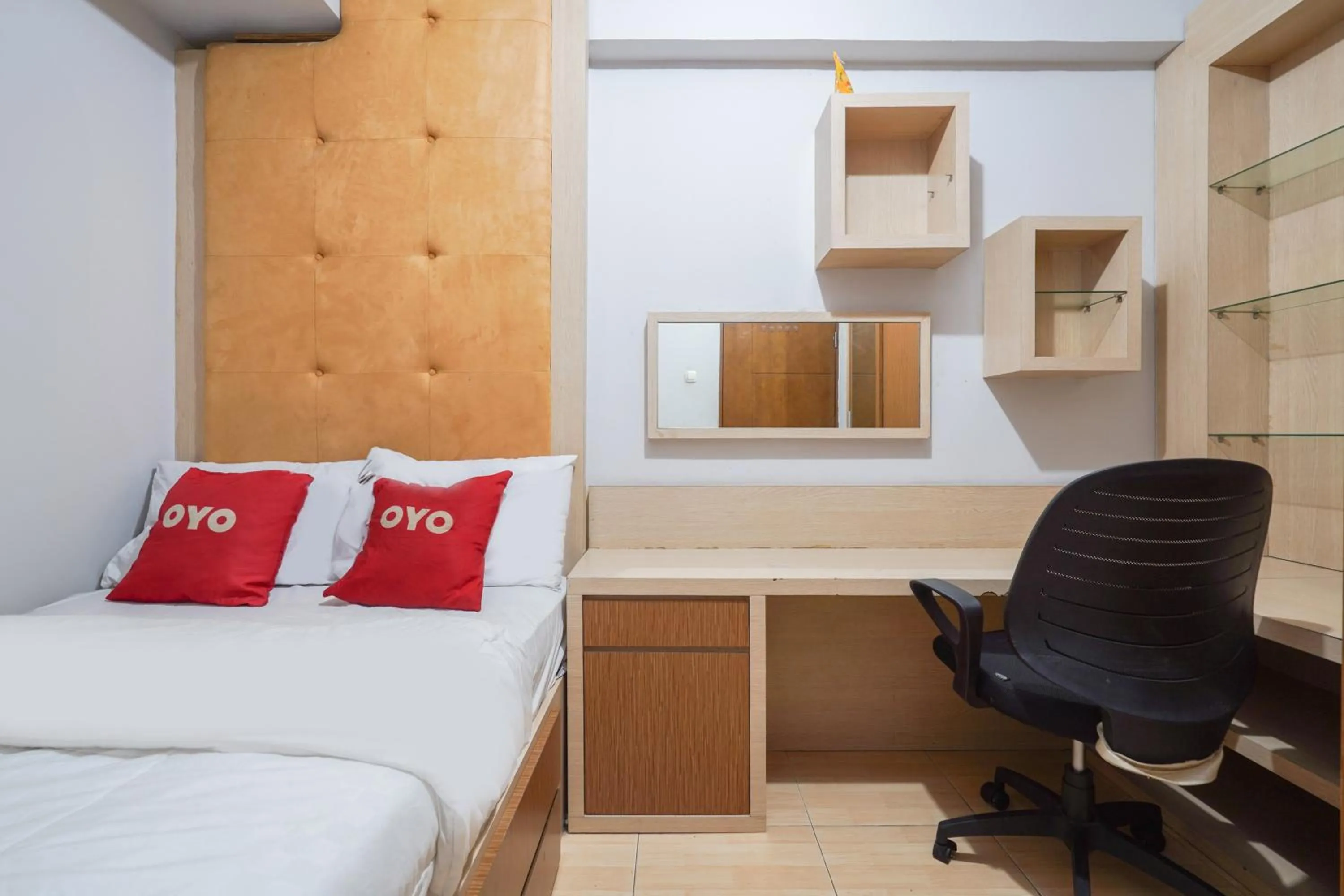 Bedroom, Bed in OYO 93545 Gateway Cicadas Apartment By Barbie Homestay