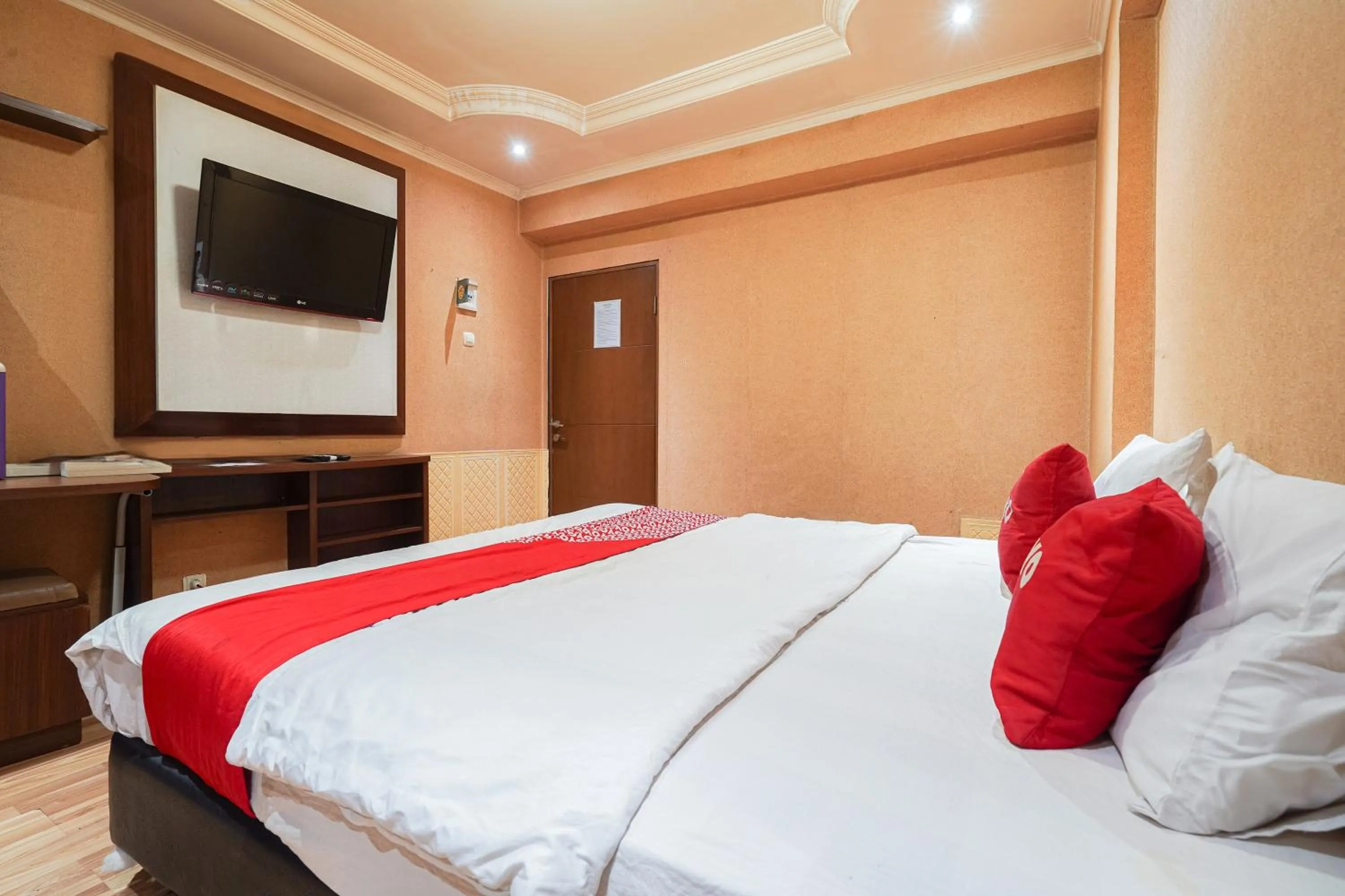 Bedroom, Bed in OYO 93545 Gateway Cicadas Apartment By Barbie Homestay