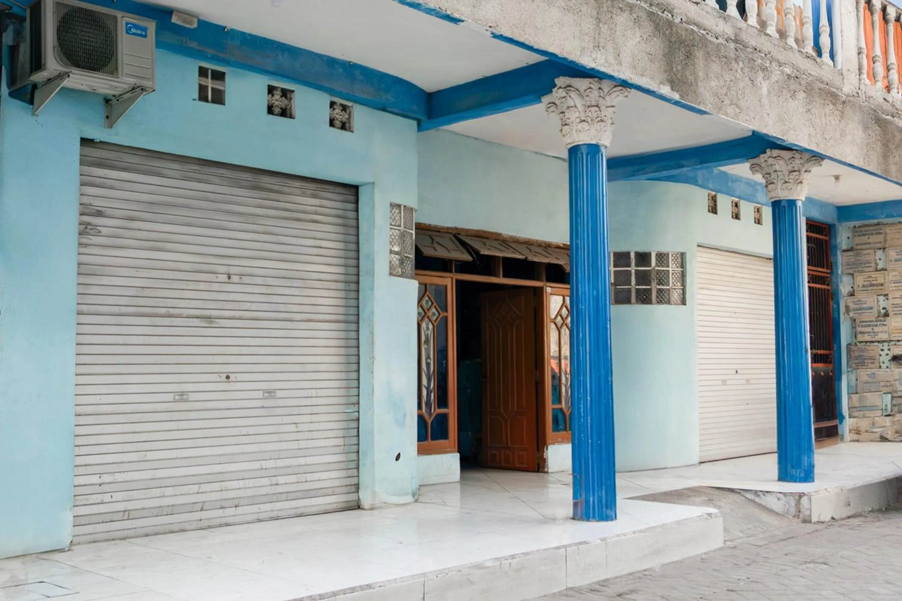 Facade/entrance in Hotel O Triple N Homestay