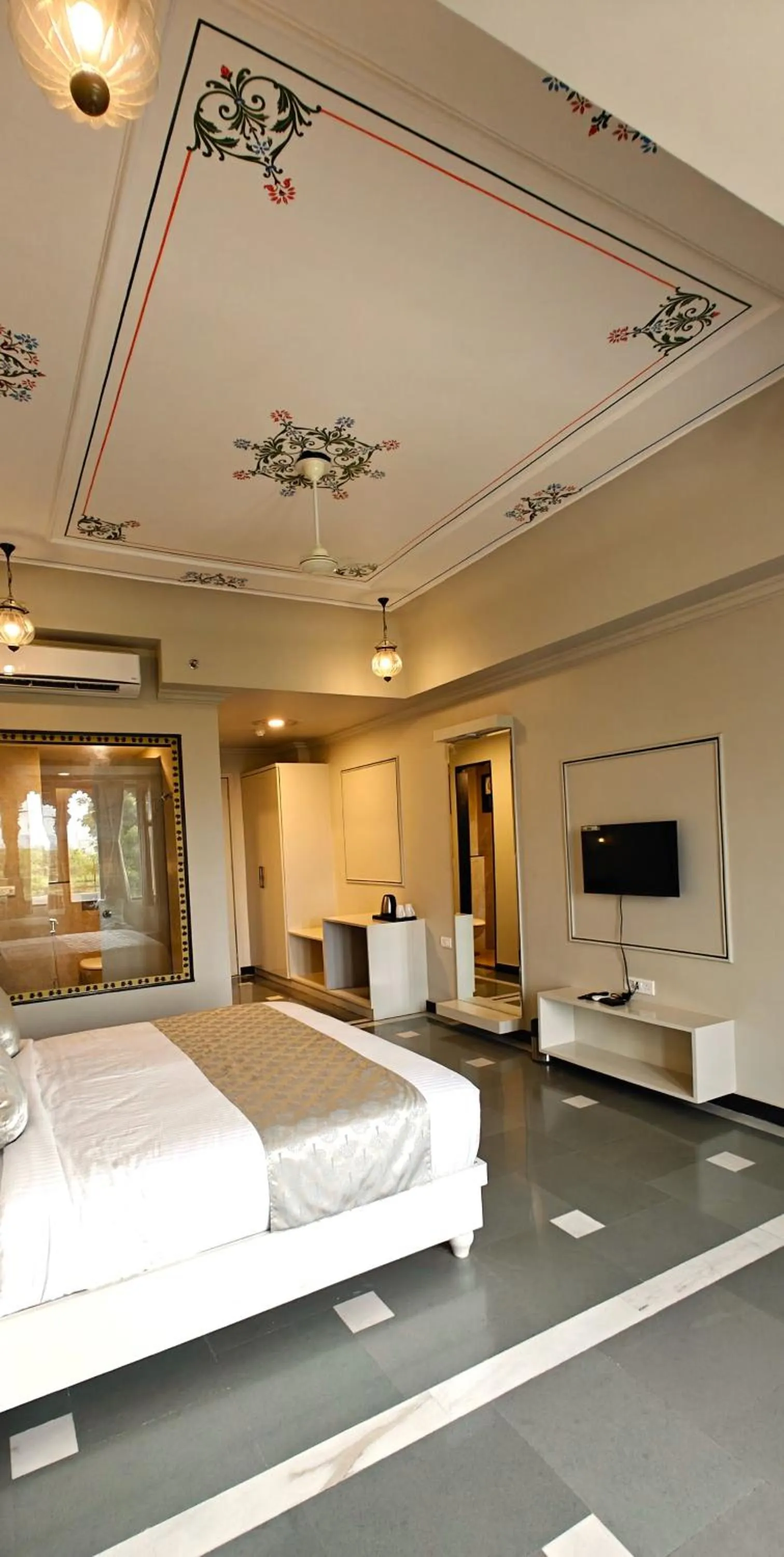 Bed in The Biletha Bagh