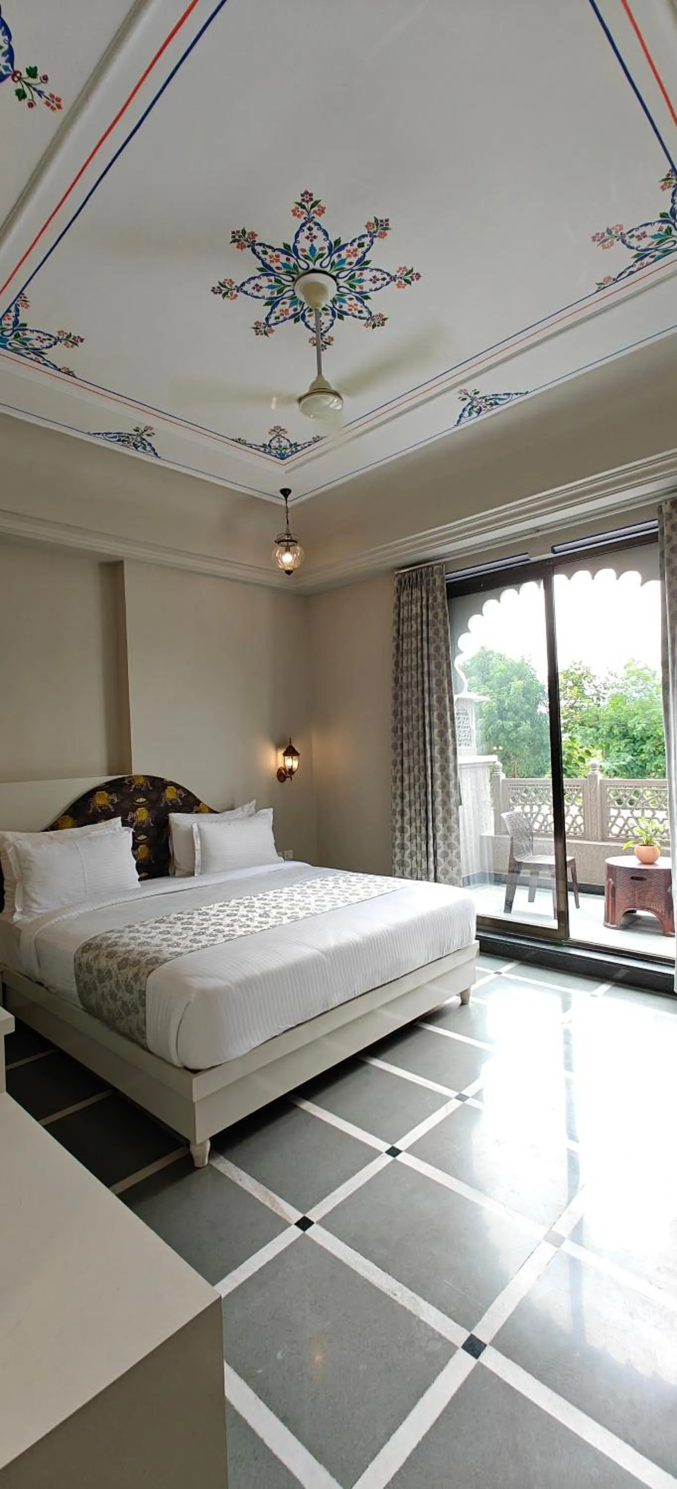 Bed in The Biletha Bagh