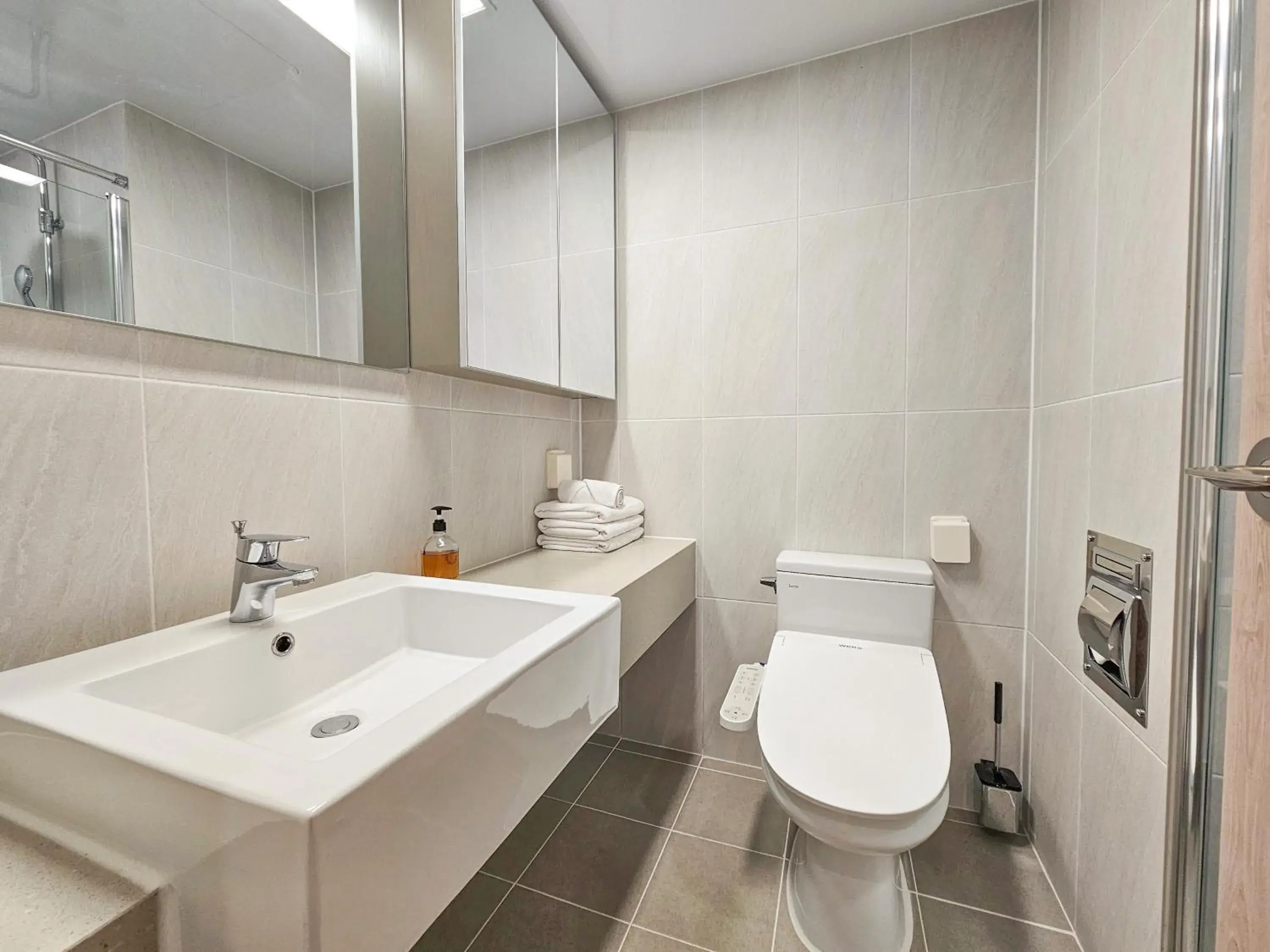 C type. FLAT SUITE OCEAN VIEW (Middle floors, 8F~20F) in UH FLAT The SOKCHO C type. FLAT SUITE OCEAN VIEW (Middle floors, 8F~20F) in UH FLAT The SOKCHO