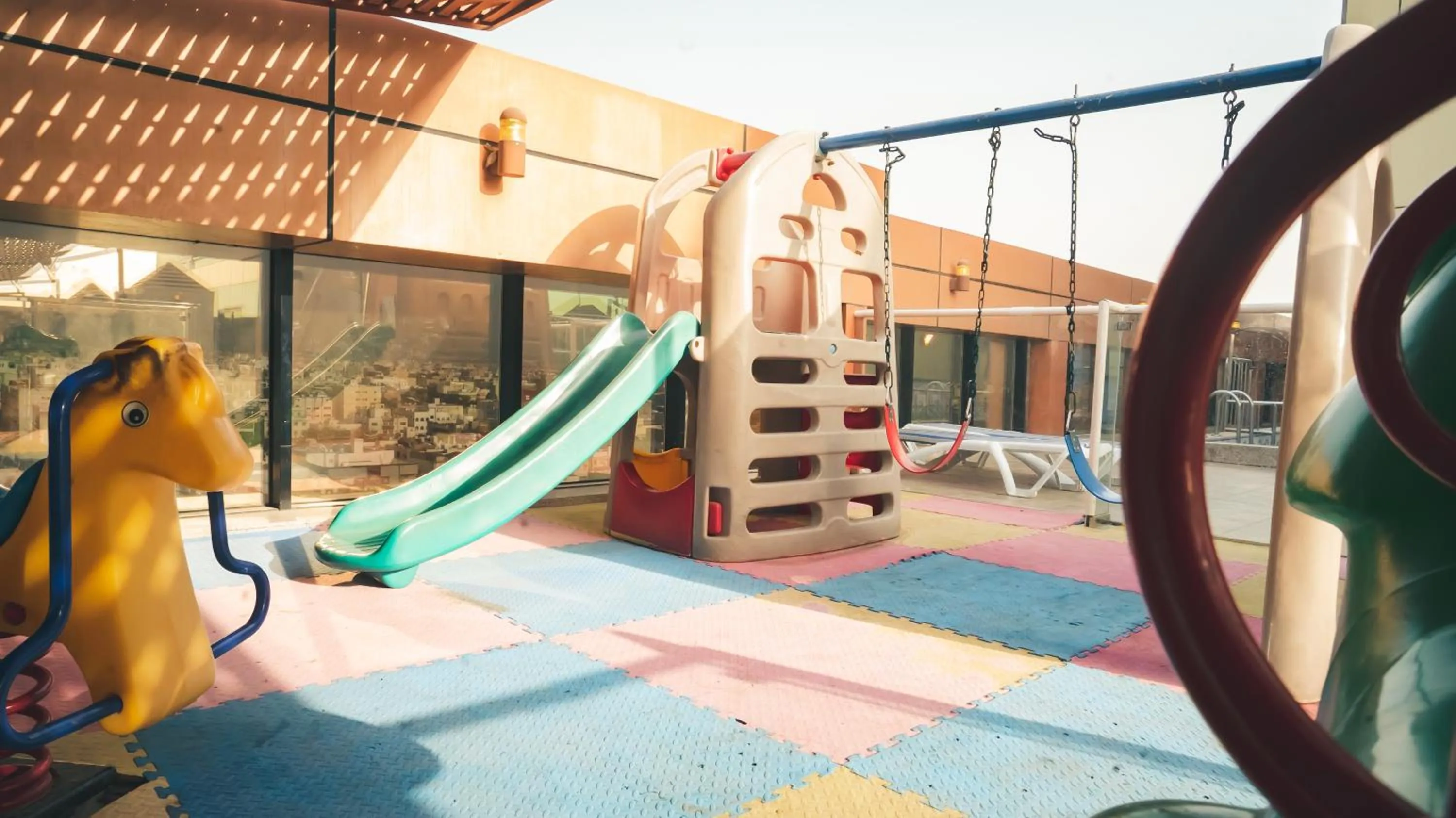 Garden in شقق بلاتينيوم السبعين للشقق المخدومة