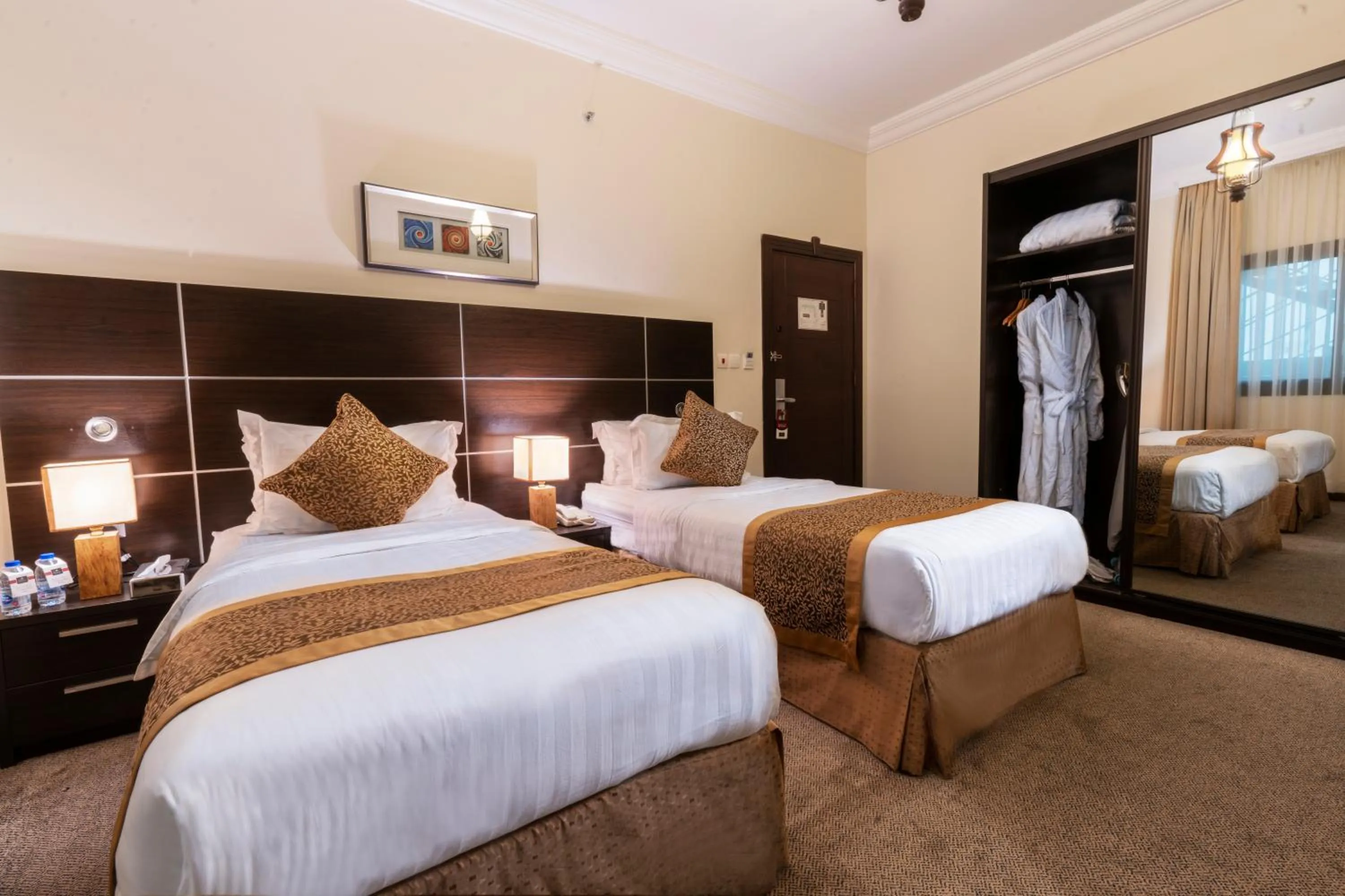 Bedroom, Bed in شقق بلاتينيوم السبعين للشقق المخدومة