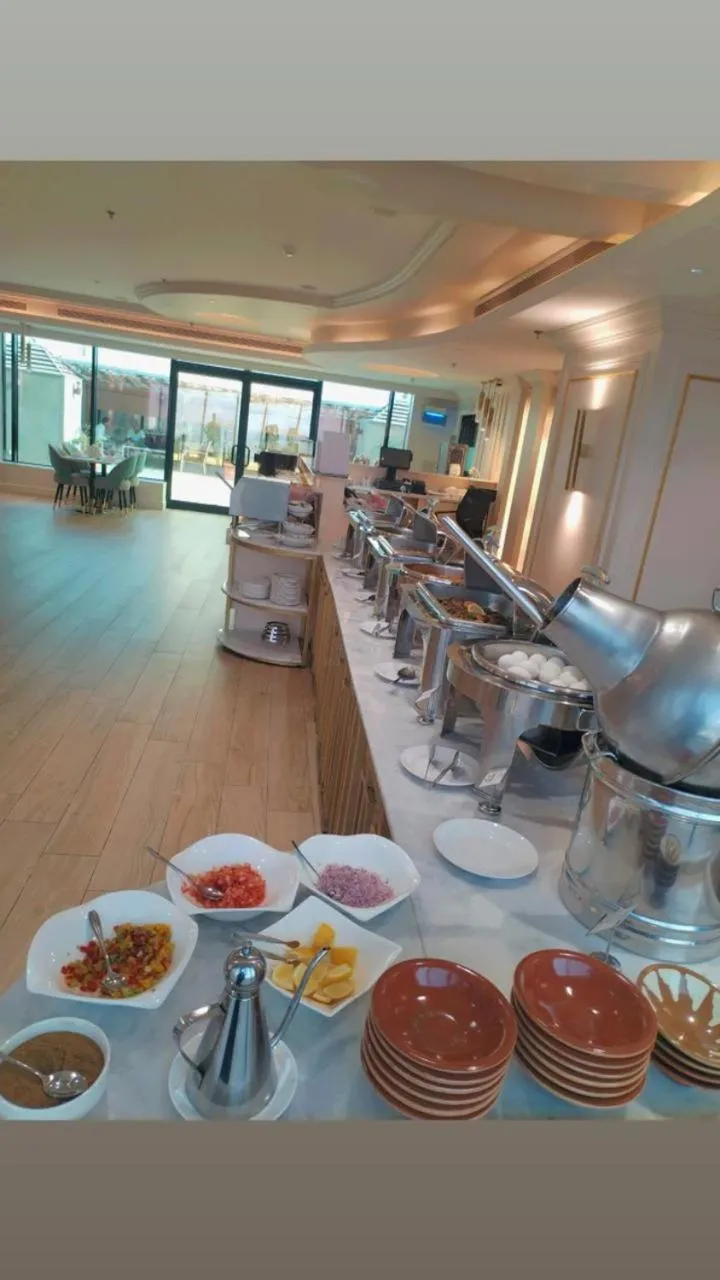 Breakfast in شقق بلاتينيوم السبعين للشقق المخدومة