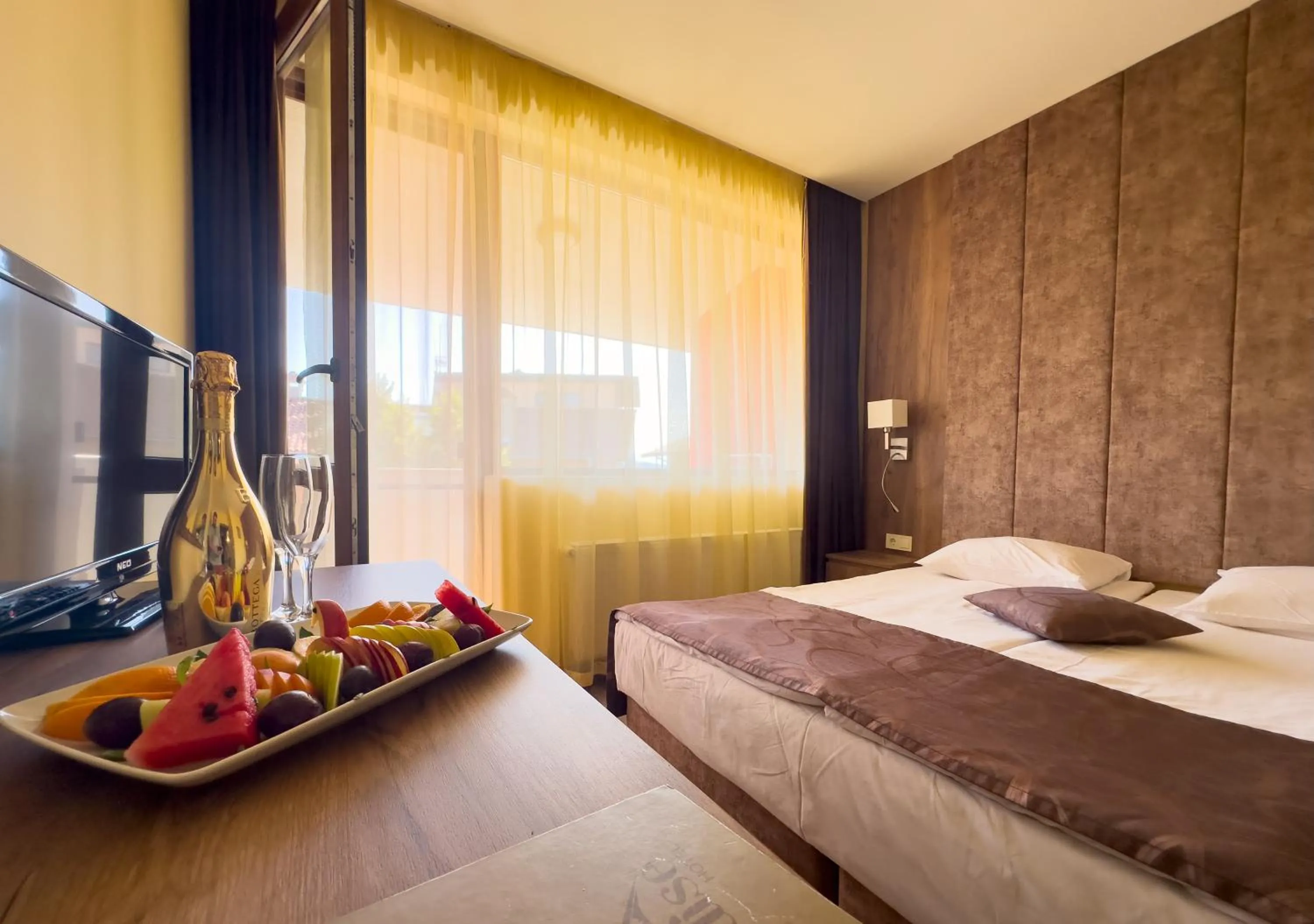 Photo of the whole room, Bed in Paradise SPA Hotel