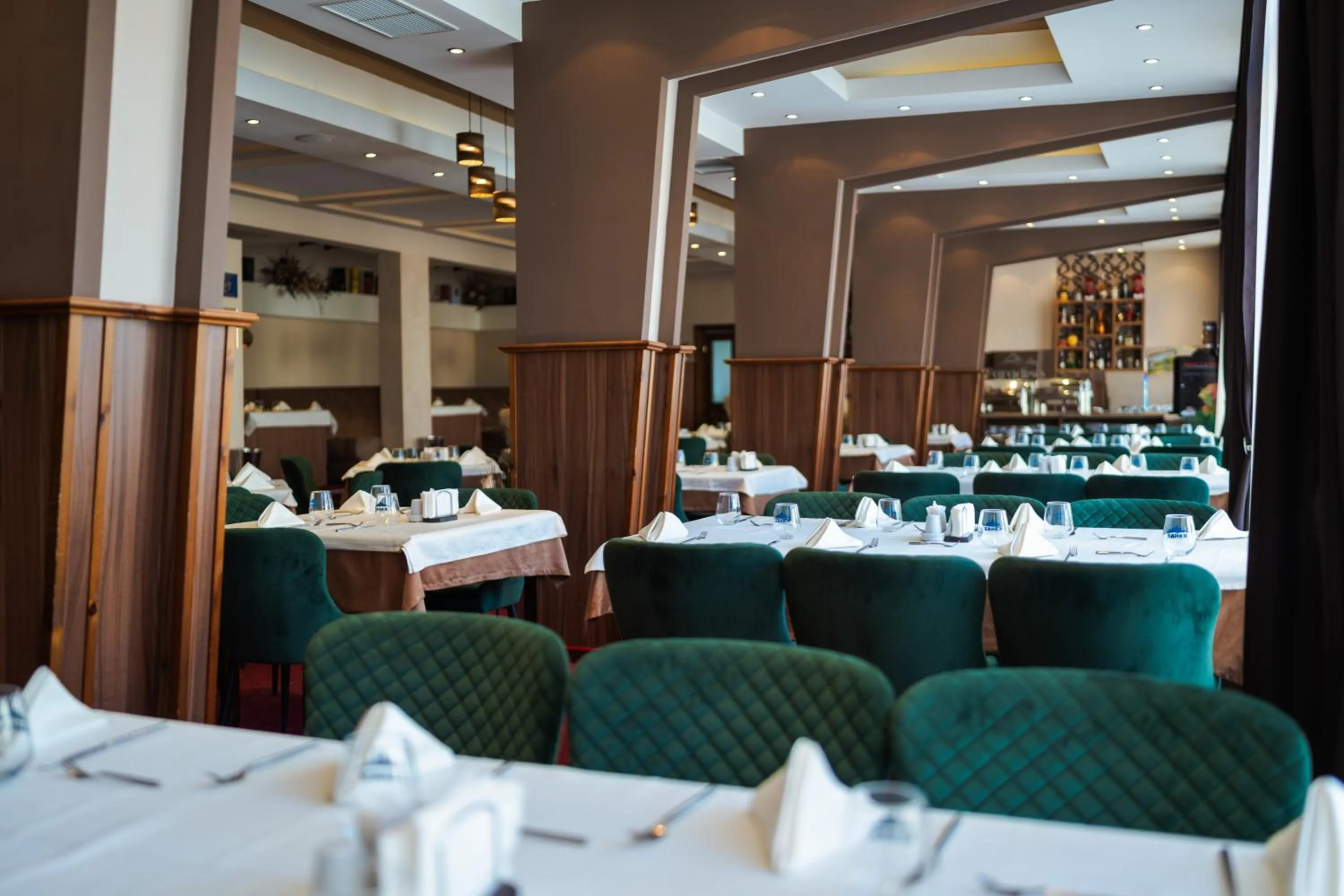 Restaurant/places to eat in Paradise SPA Hotel