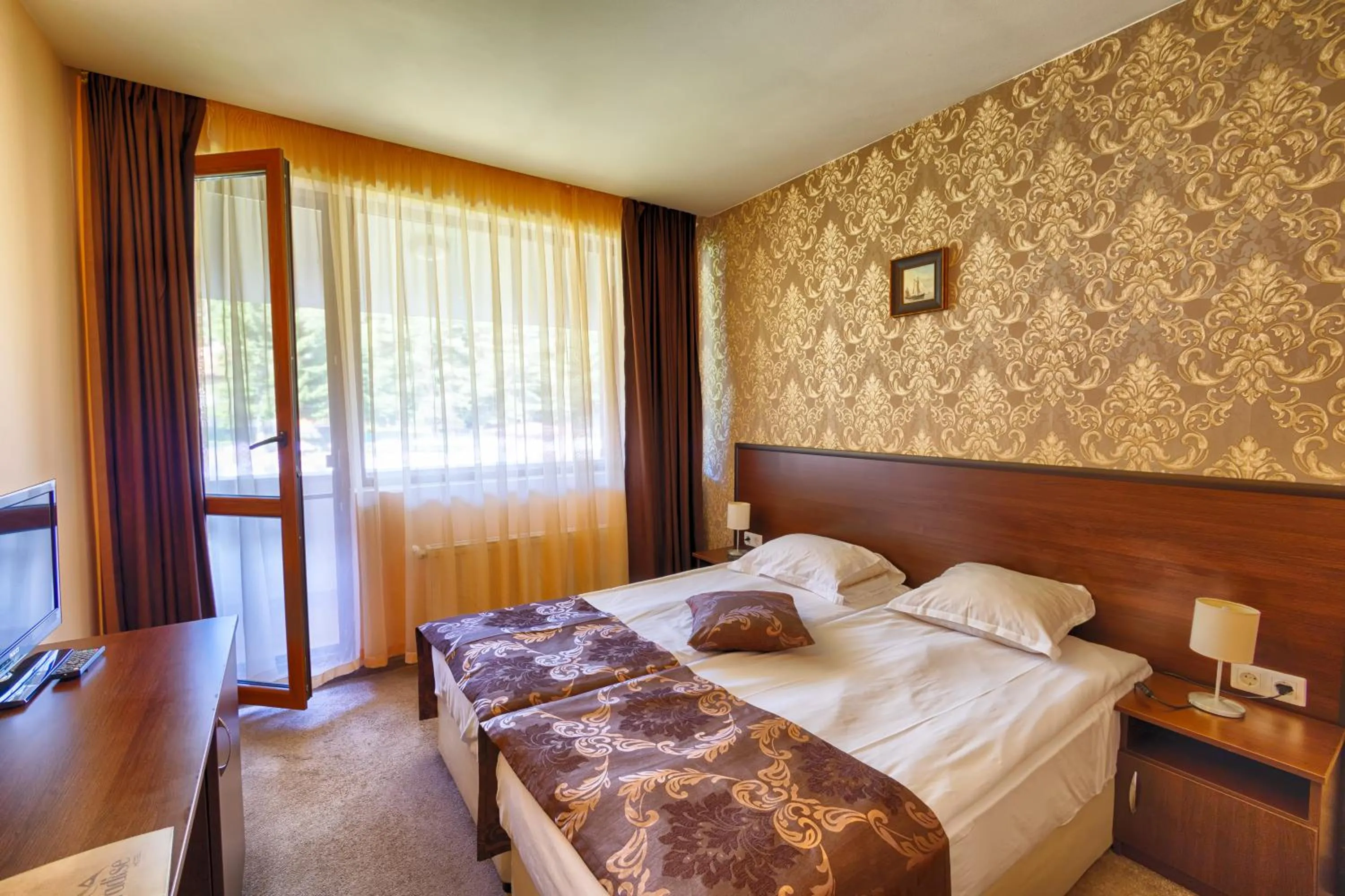 Bed in Paradise SPA Hotel