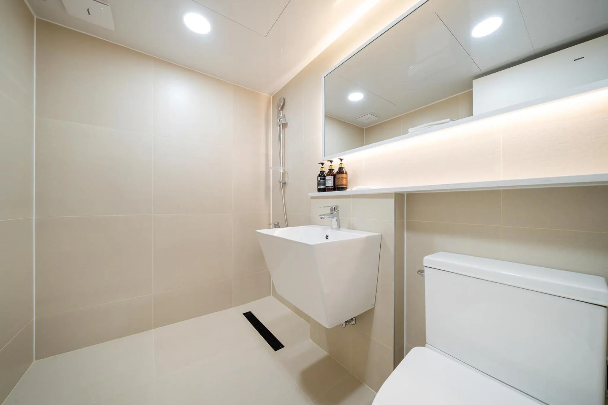 Bathroom in MONO HOTEL