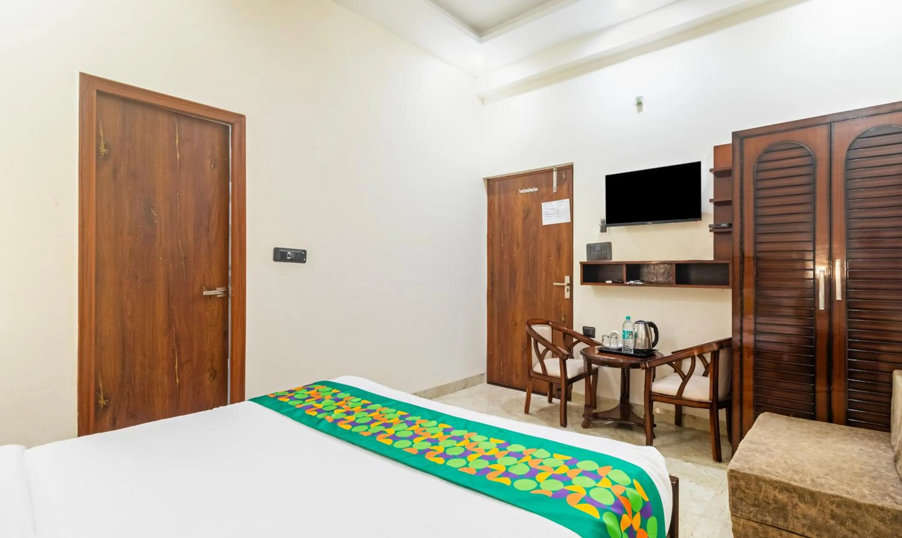 Bedroom, Bed in Treebo Brij Kaushal, Near Prem Mandir