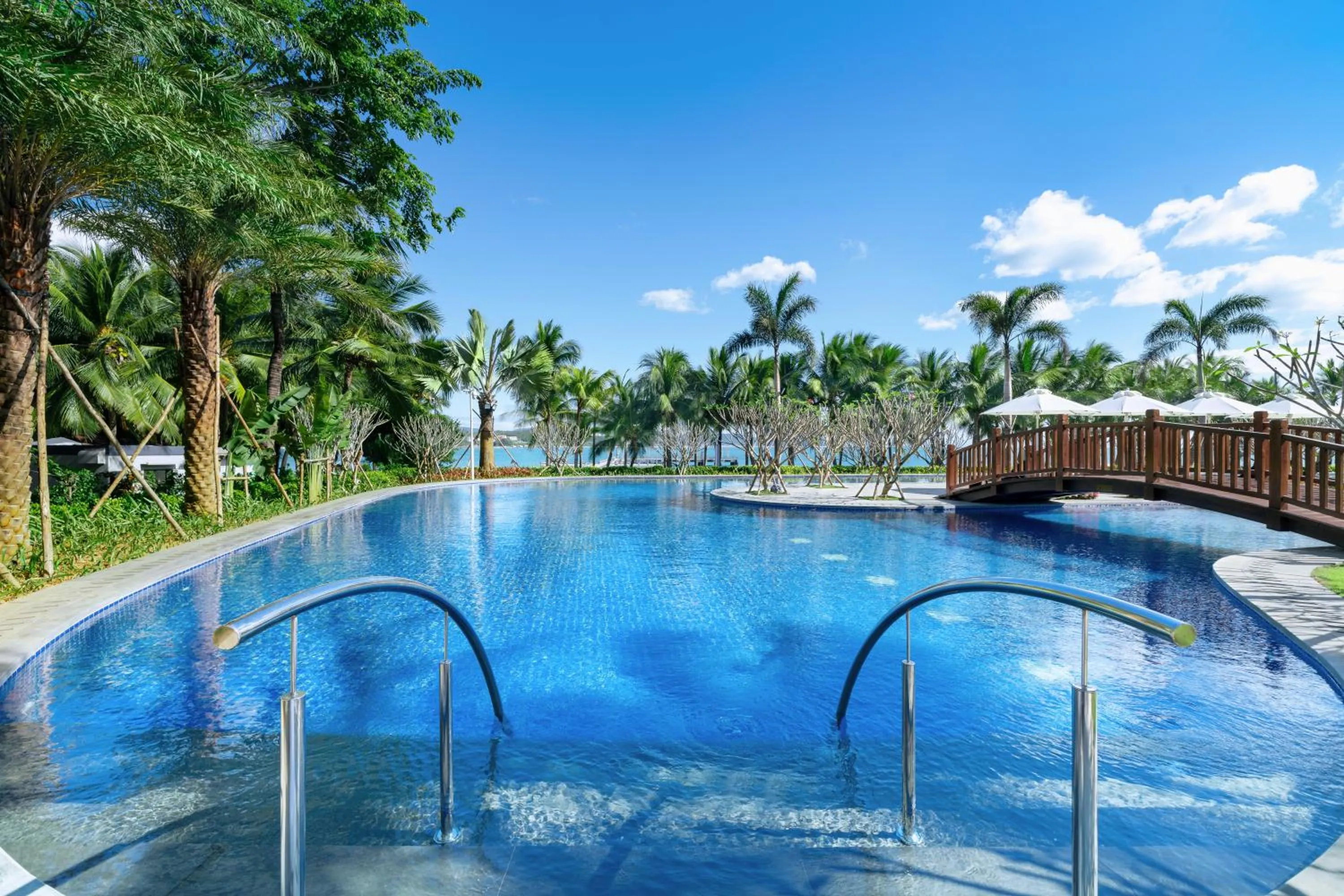 Pool view in Sanya Junji Seaview Hotel