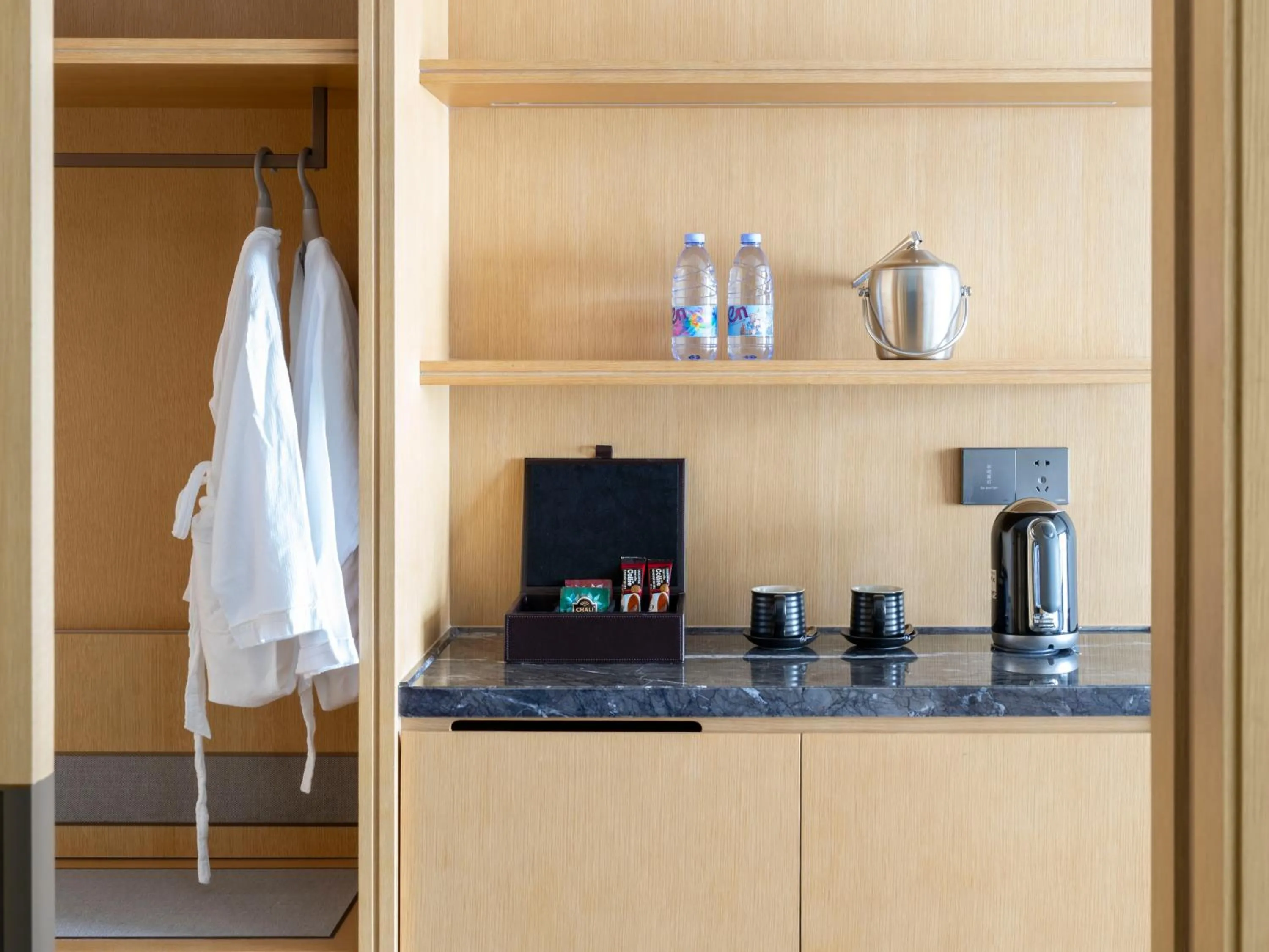 Coffee/tea facilities in Sanya Junji Seaview Hotel