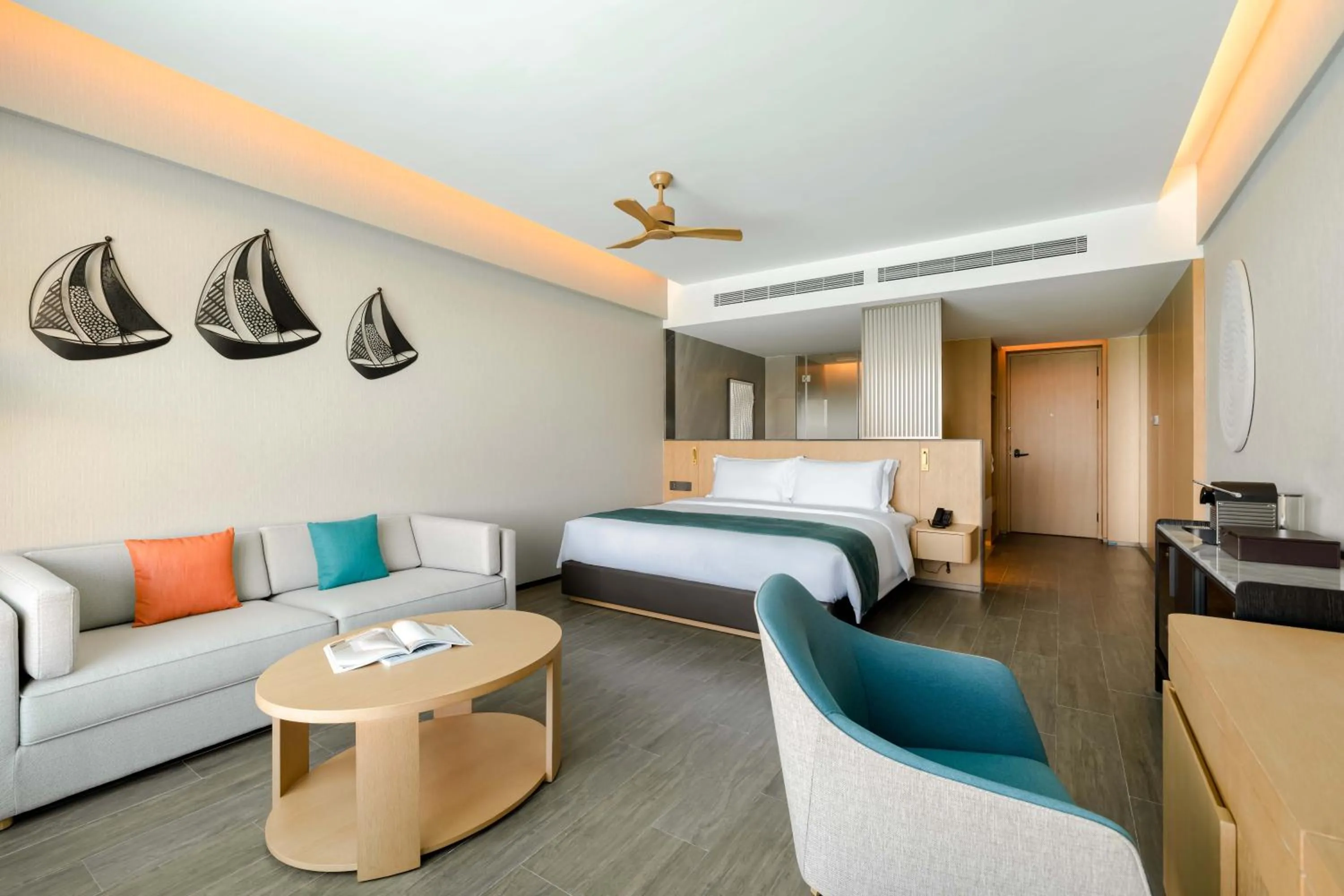 Photo of the whole room, Bed in Sanya Junji Seaview Hotel