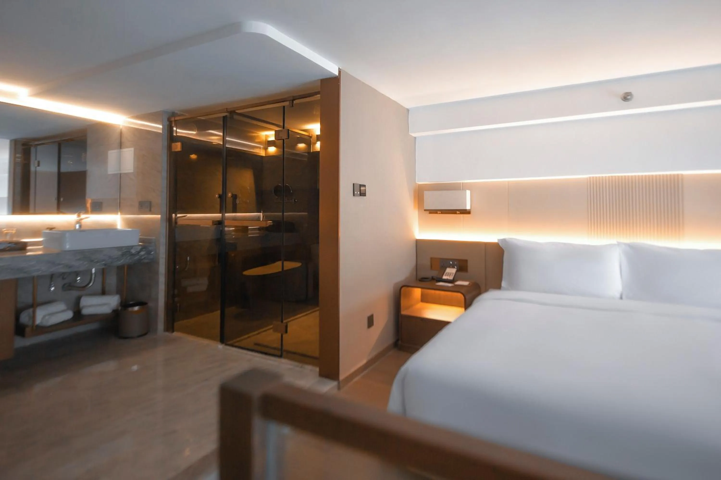 Bed in Wyndham Dalian Jinpu