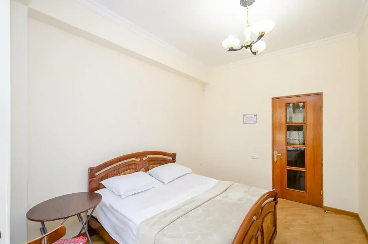 Family Room with Shared Bathroom in Areva Hostel & Apartment Family Room with Shared Bathroom in Areva Hostel & Apartment