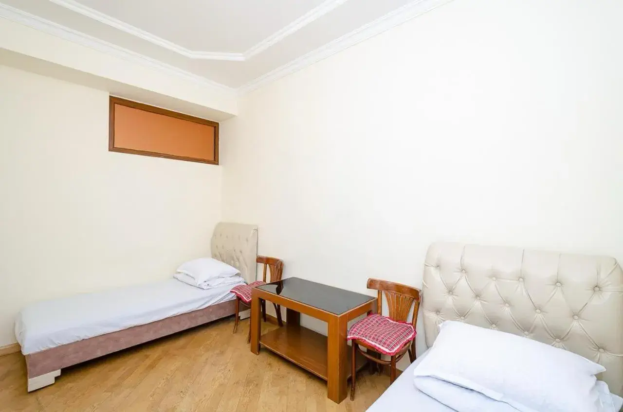 Twin Room in Areva Hostel & Apartment Twin Room in Areva Hostel & Apartment