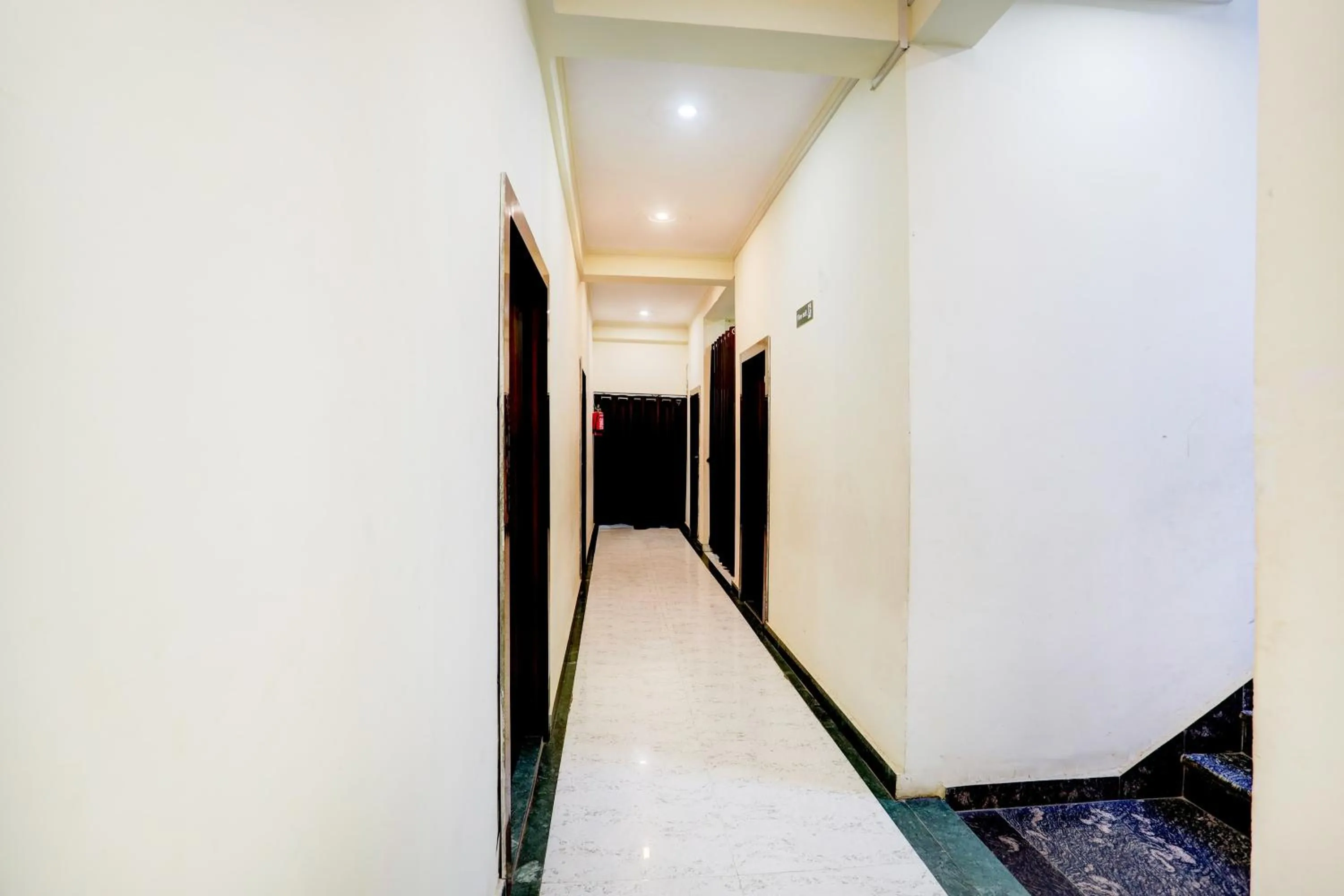 Lobby or reception in Super Hotel O Sankat Mochan Gandhi Nagar