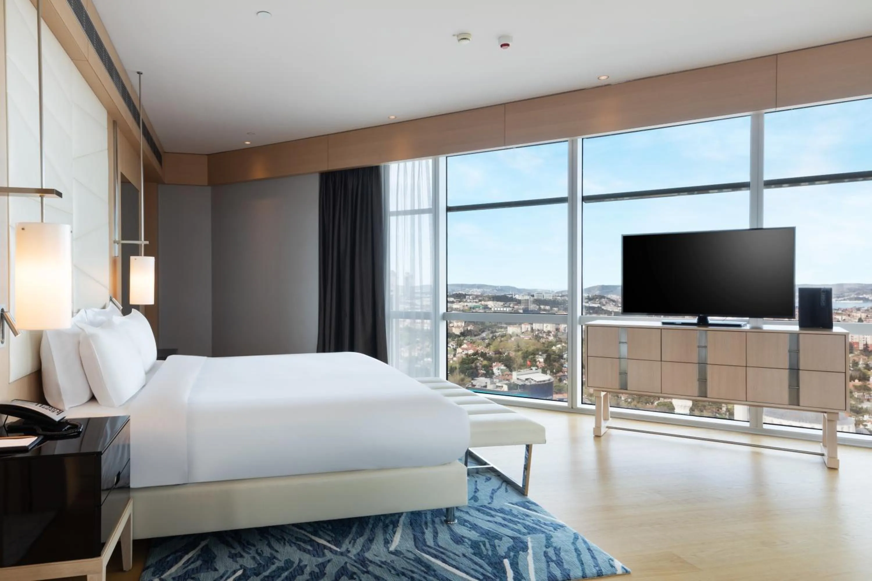 Bedroom, Bed in Wyndham Grand Istanbul Levent Hotel & Conference Center