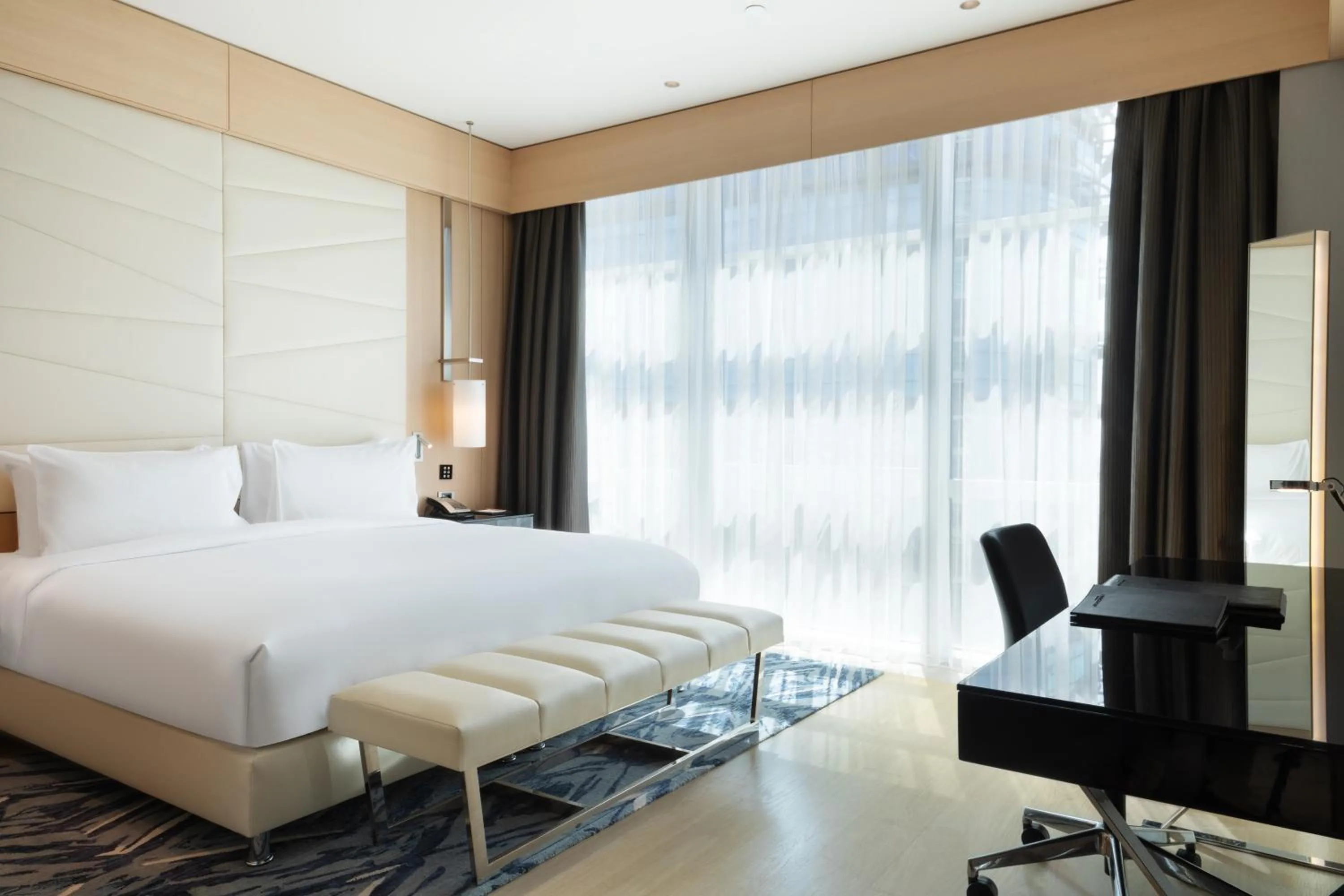Bedroom, Bed in Wyndham Grand Istanbul Levent Hotel & Conference Center