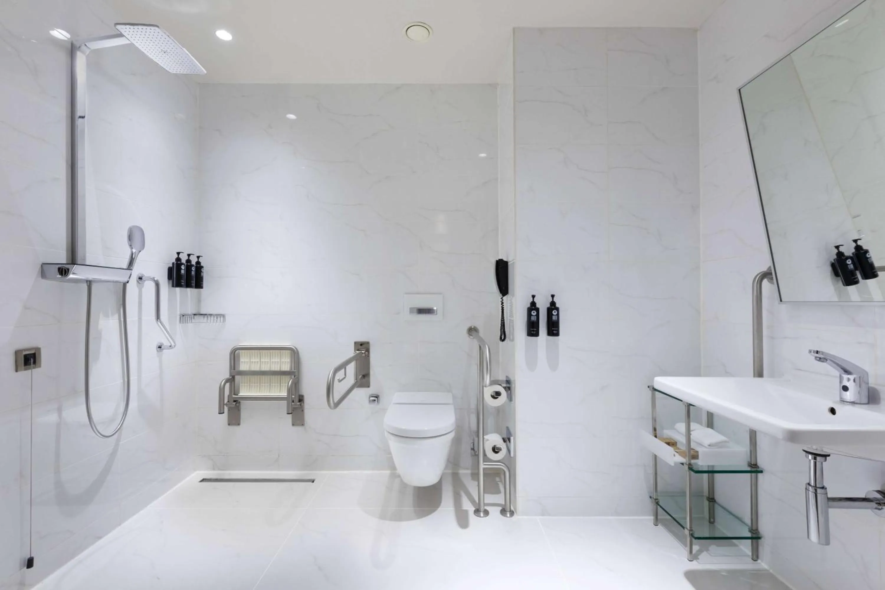 Shower in Wyndham Grand Istanbul Levent Hotel & Conference Center