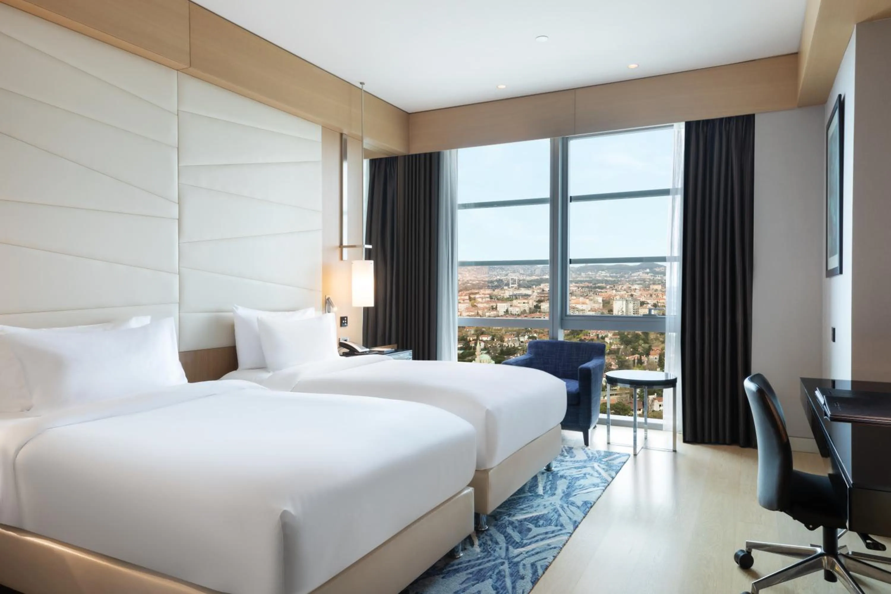 Bedroom, Bed in Wyndham Grand Istanbul Levent Hotel & Conference Center