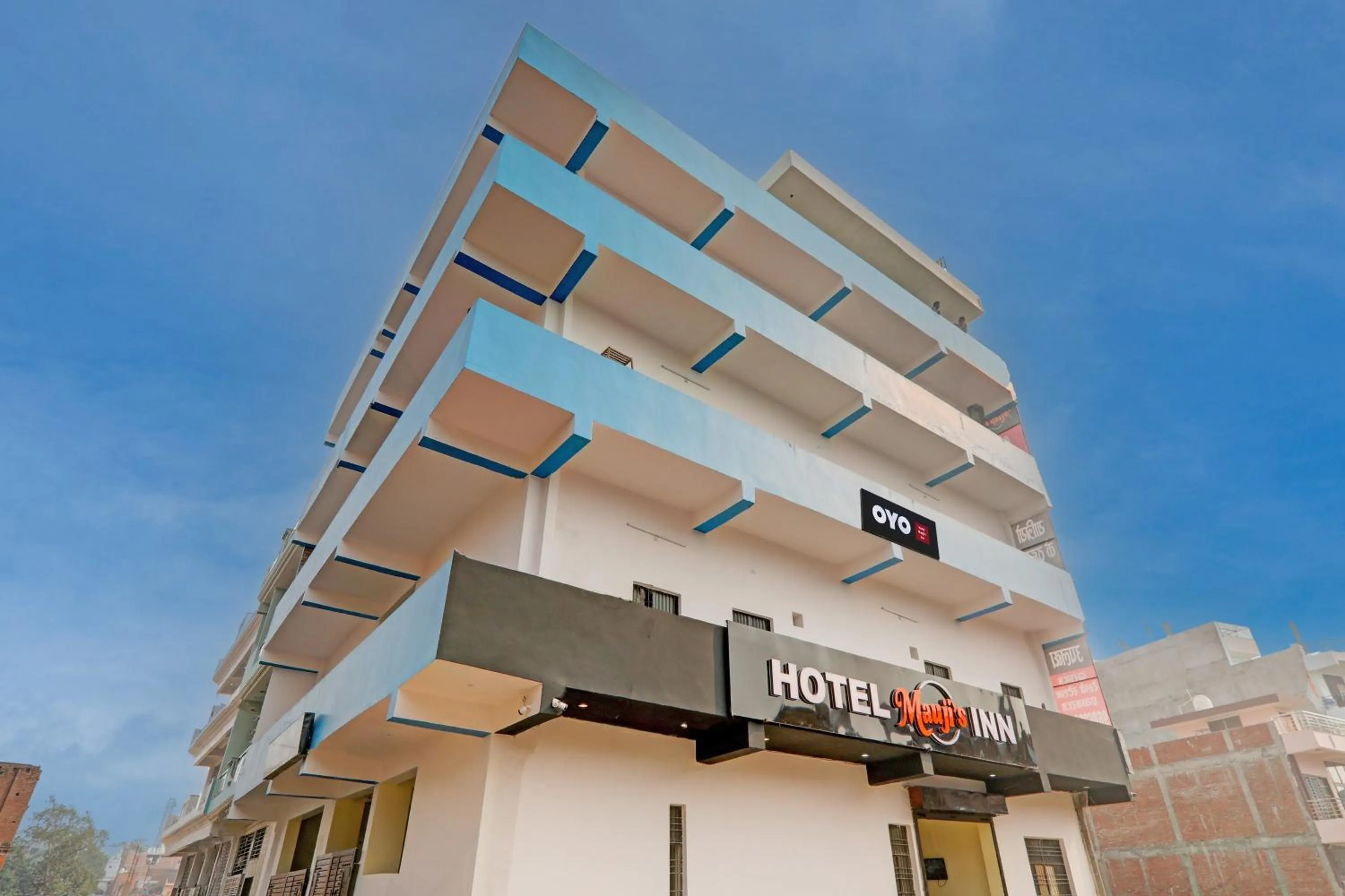Facade/entrance in Hotel O Mauji Inn