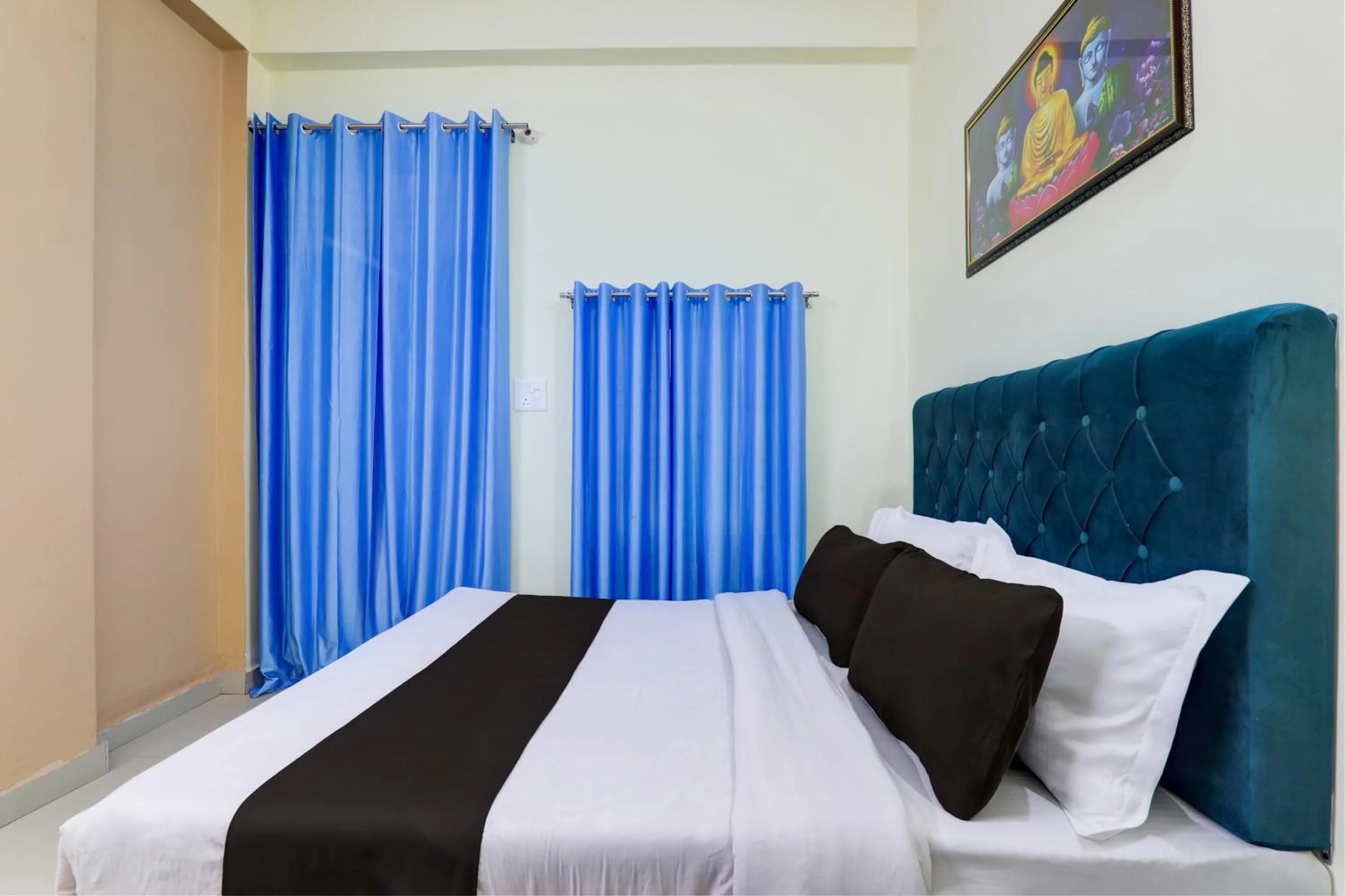 Bedroom, Bed in Hotel O Mauji Inn