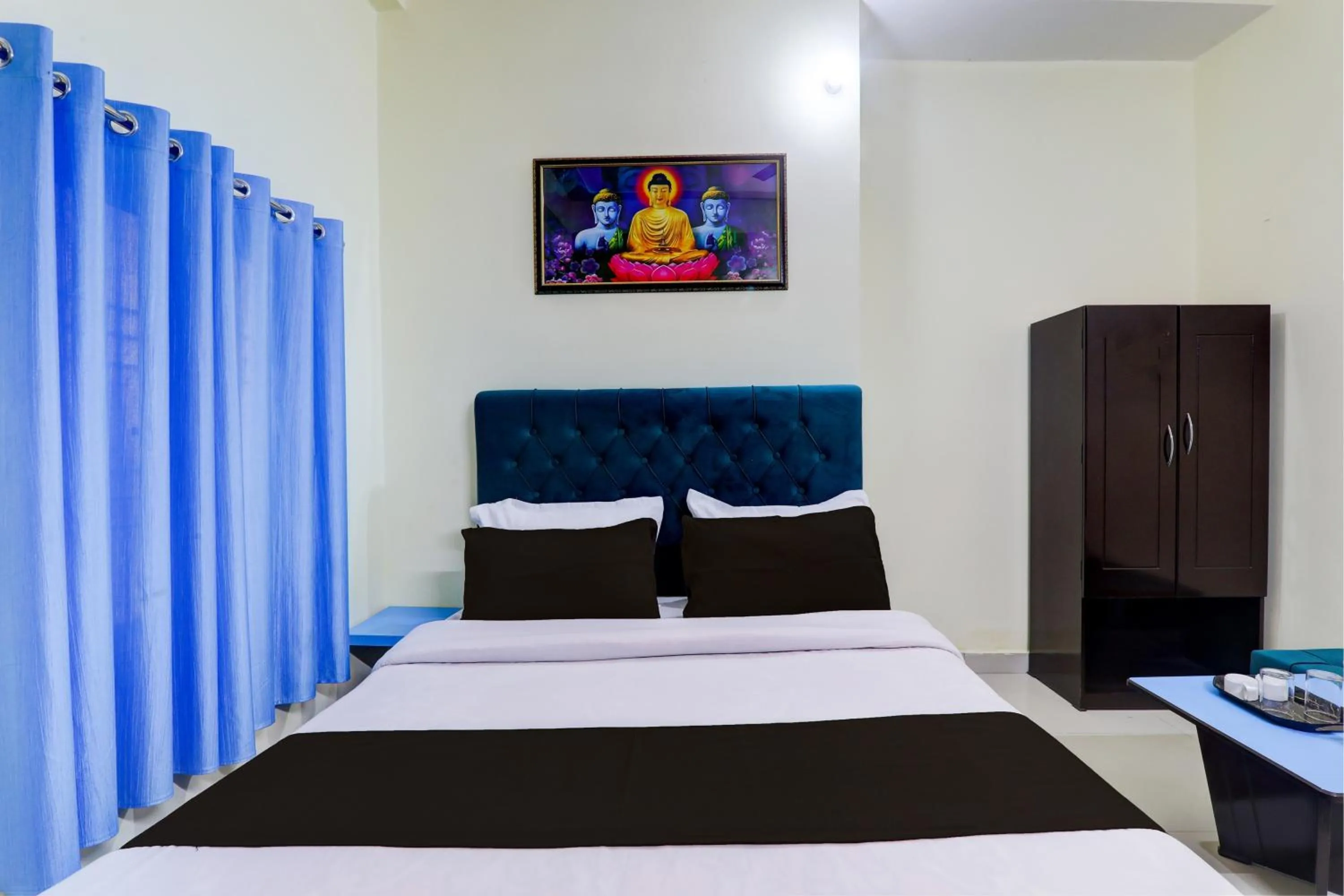 Bedroom, Bed in Hotel O Mauji Inn