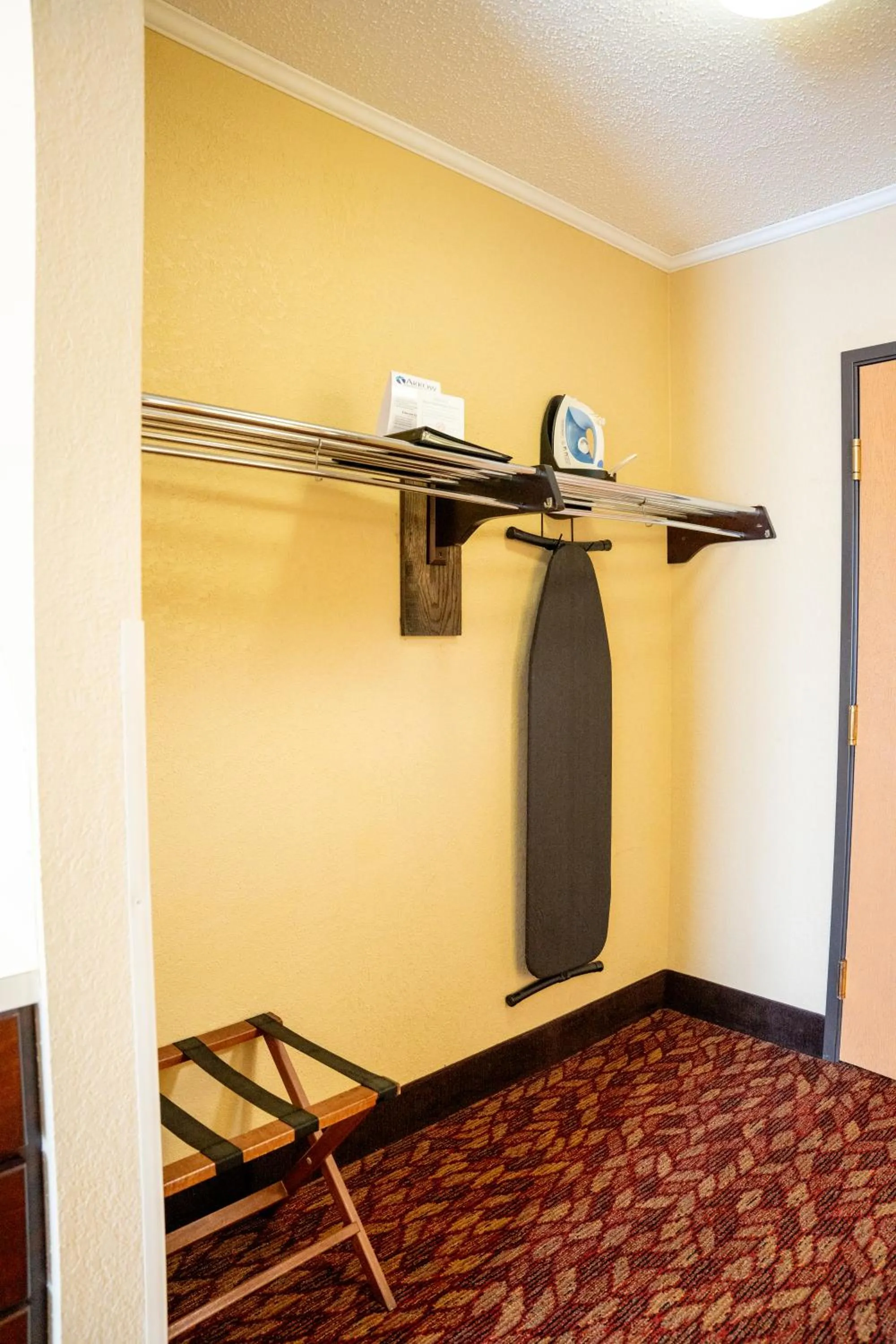 Coshocton Village Inn & Suites