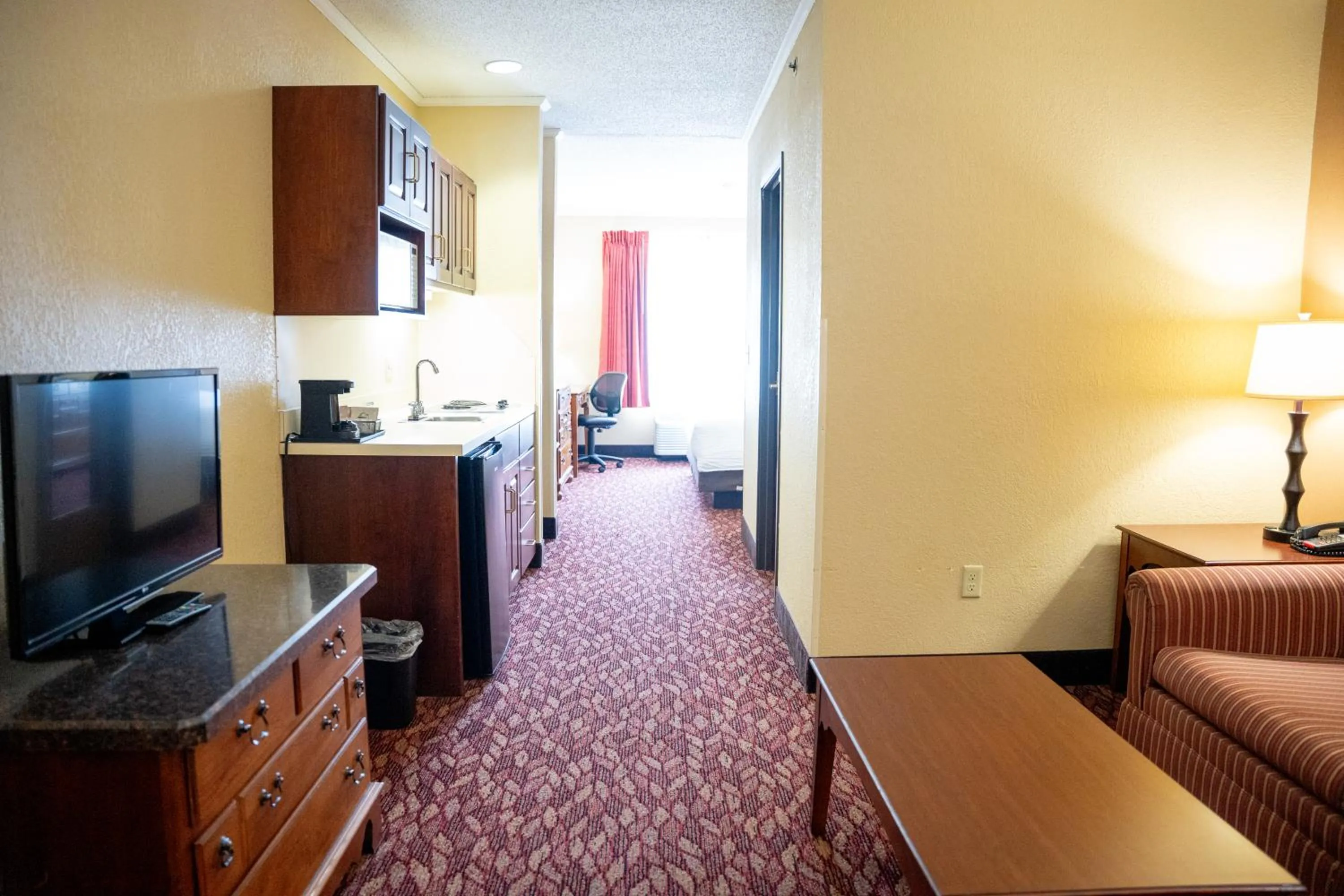 Coshocton Village Inn & Suites