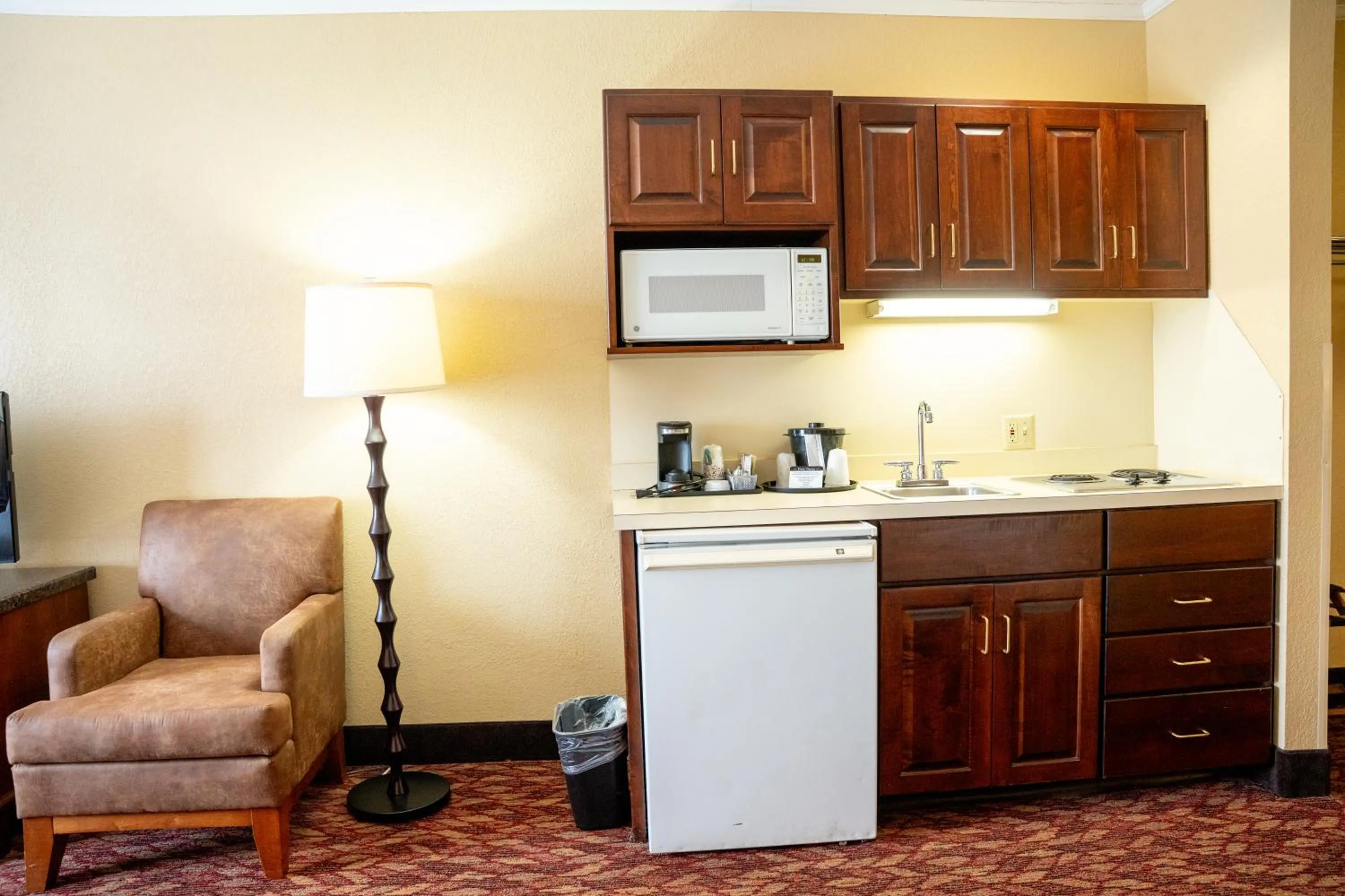 Coshocton Village Inn & Suites